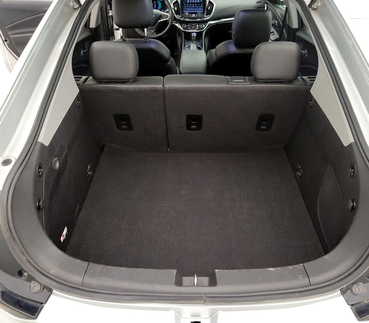 Trunk/Cargo (Seats Up)