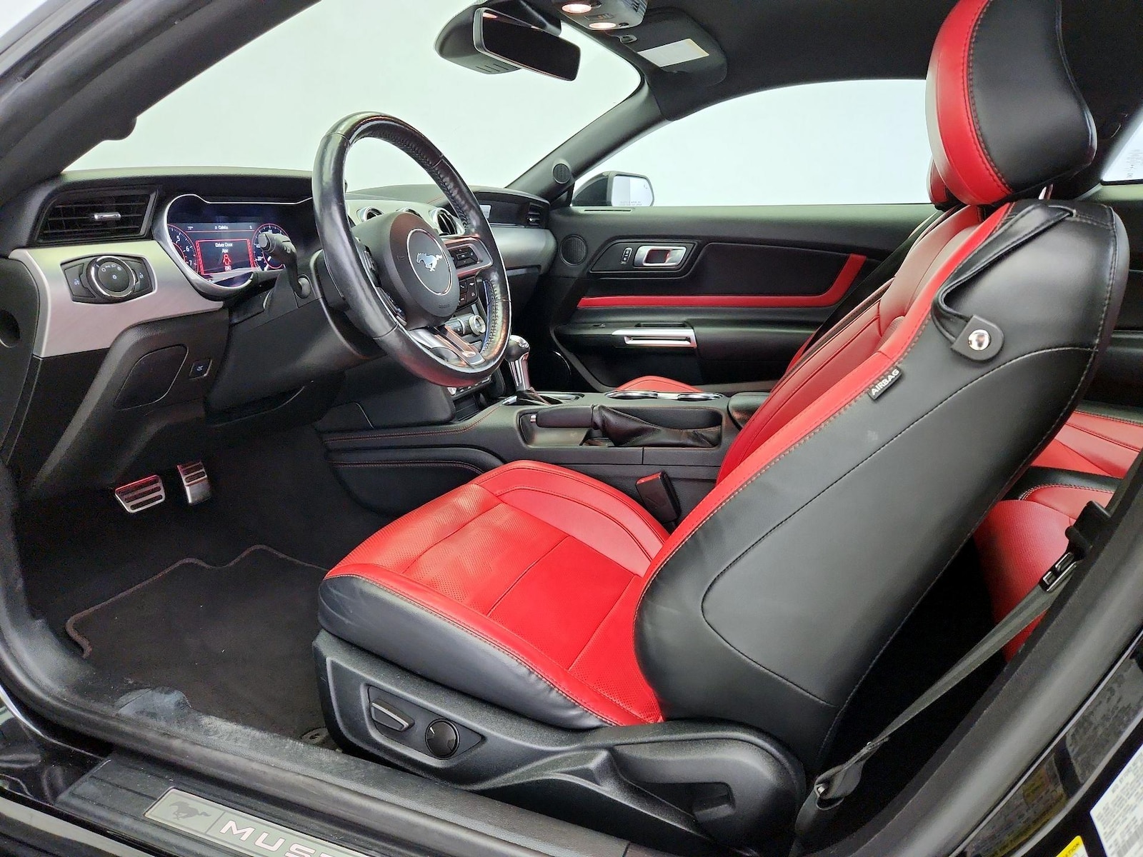 2022 Ford Mustang EcoBoost Premium - Photo 12