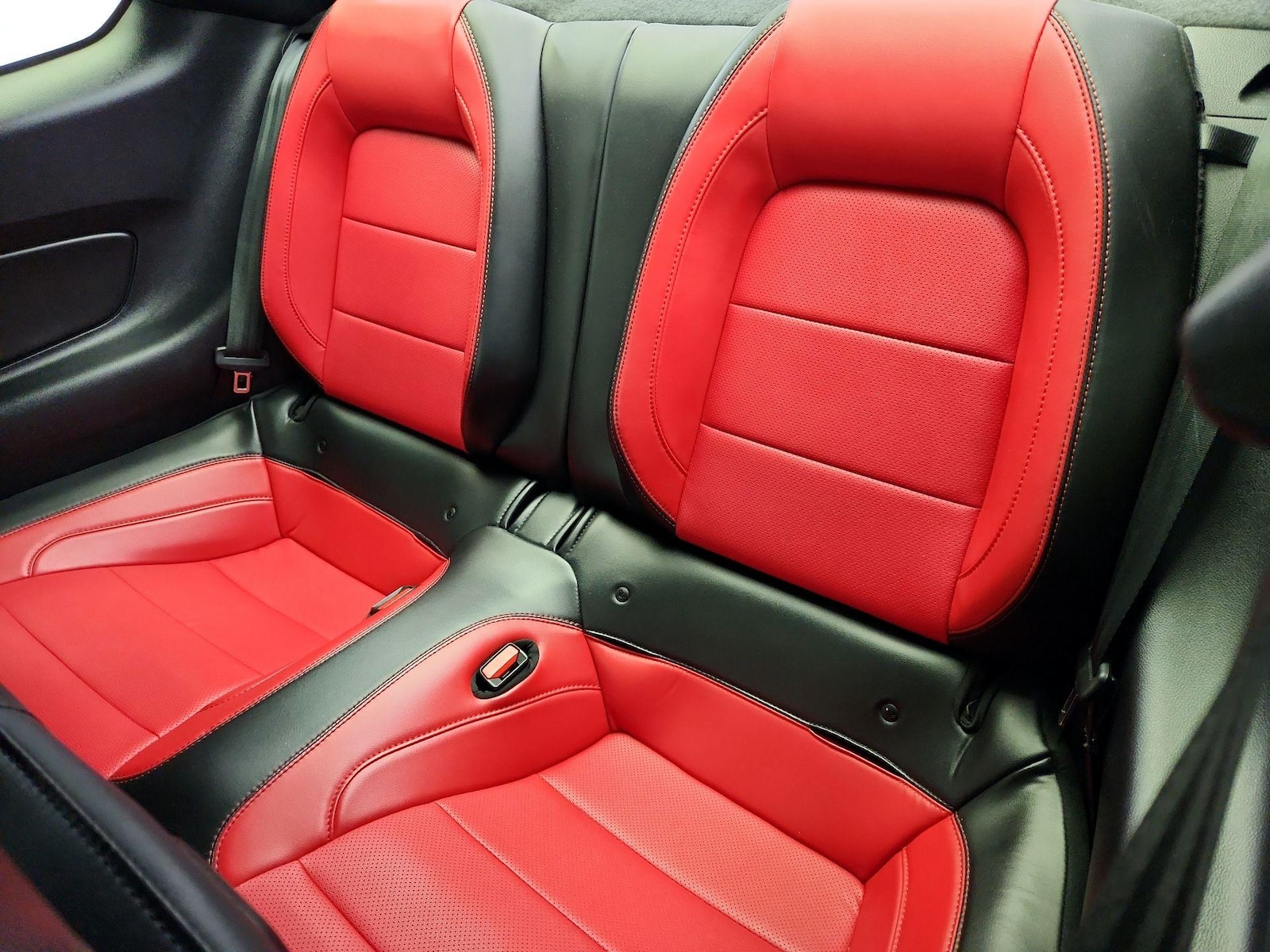 2022 Ford Mustang EcoBoost Premium - Photo 21