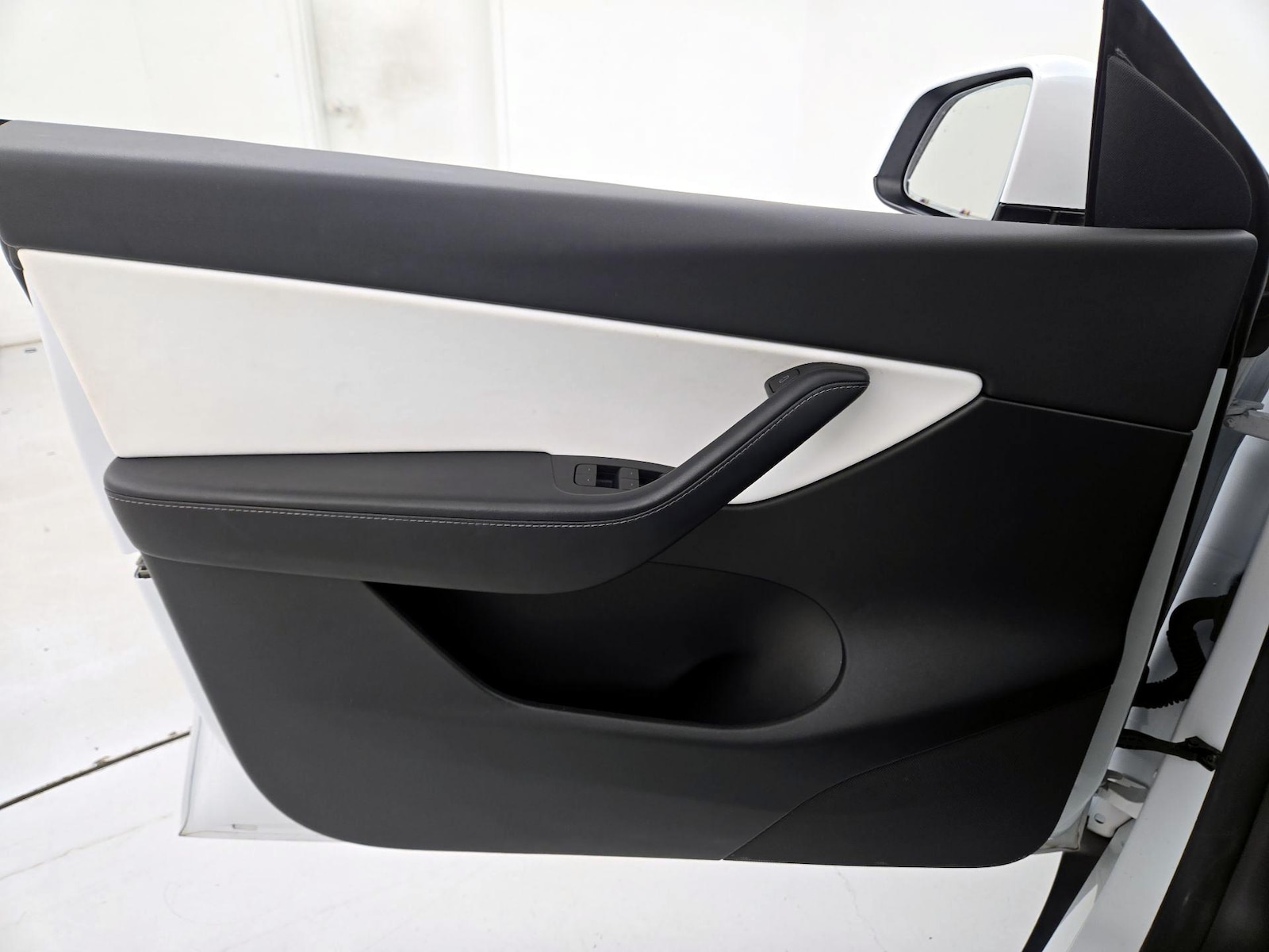 2021 Tesla Model Y Long Range - Photo 13