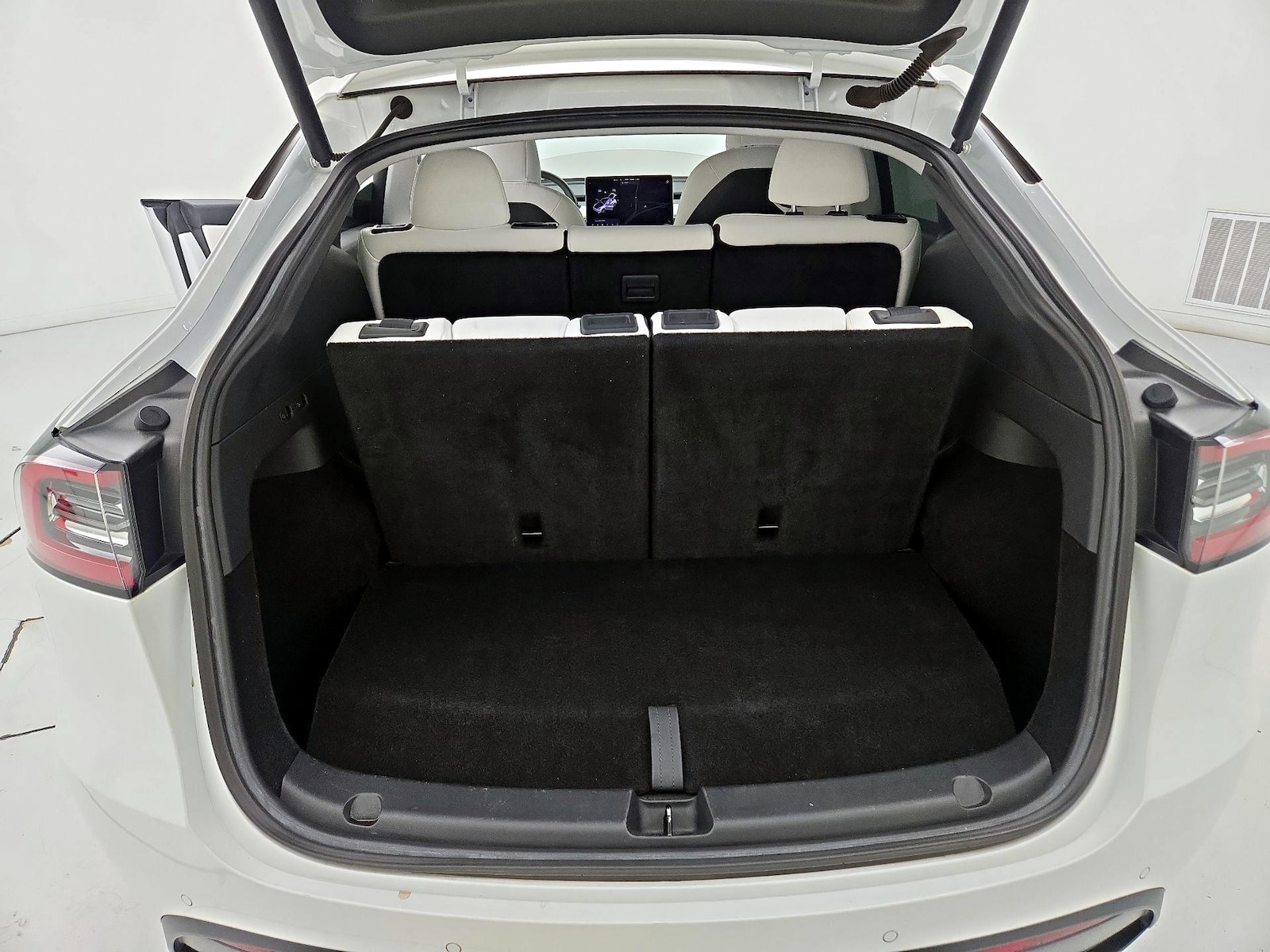 2021 Tesla Model Y Long Range - Photo 20