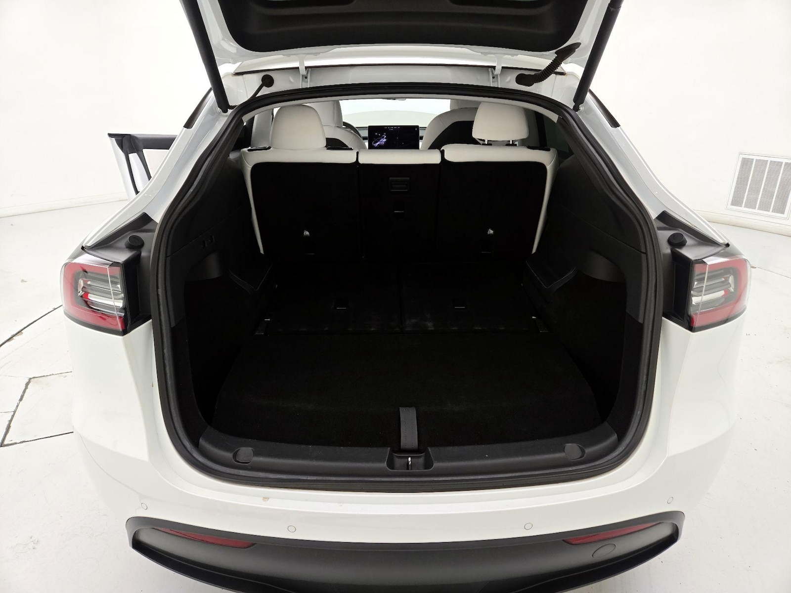 2021 Tesla Model Y Long Range - Photo 21