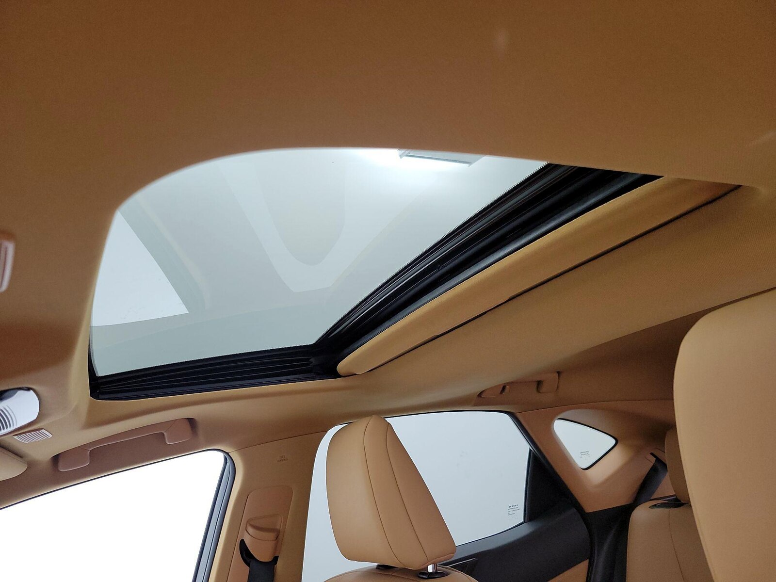 Sunroof(s) & Overhead Airbags