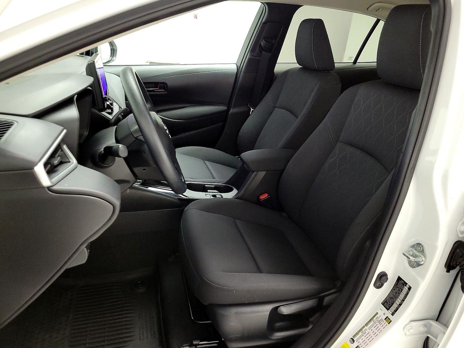 2024 Toyota Corolla LE - Photo 12
