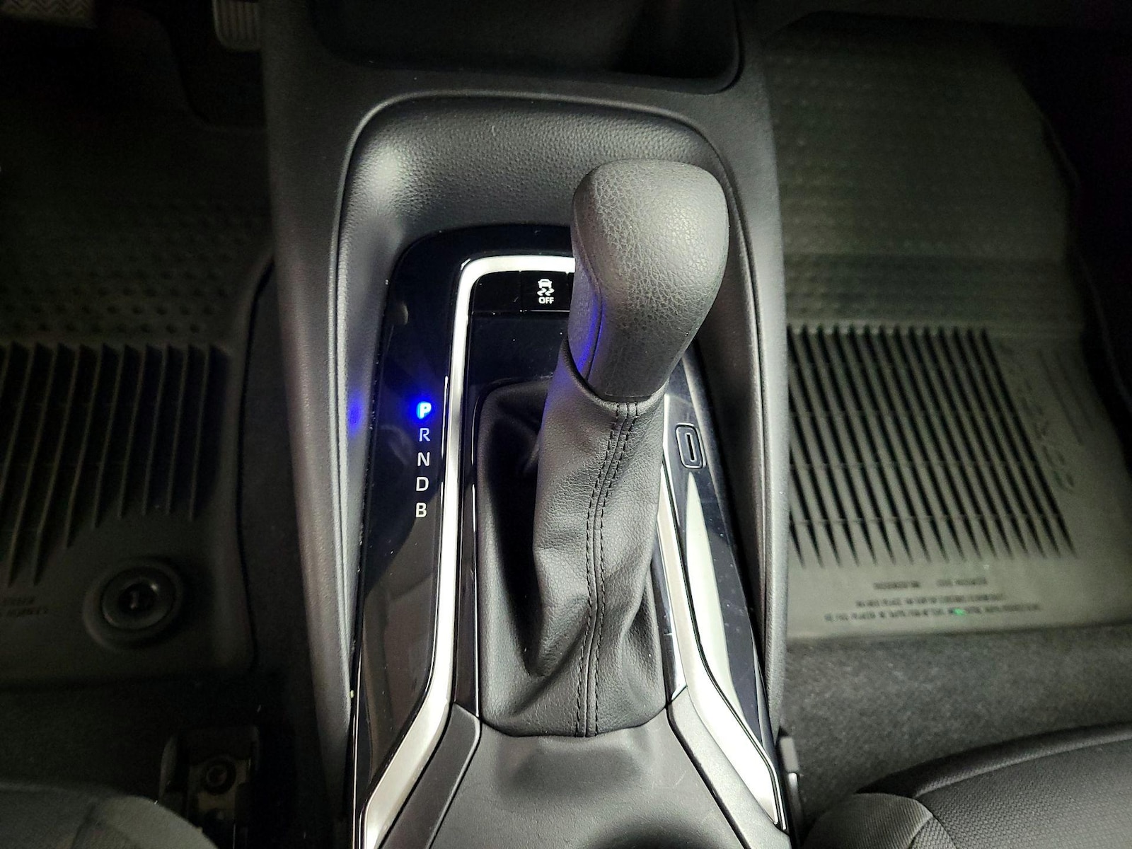 2024 Toyota Corolla LE - Photo 19