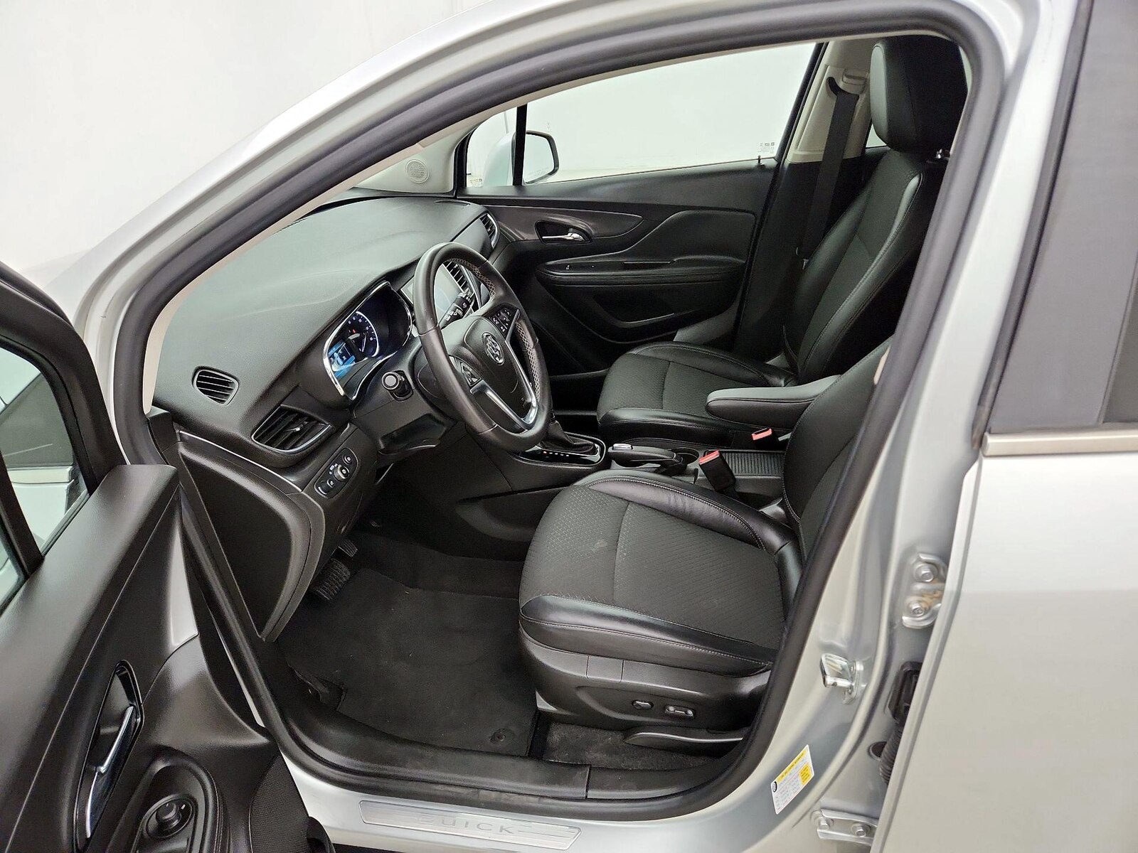 Power Seat(s) & Side Airbags