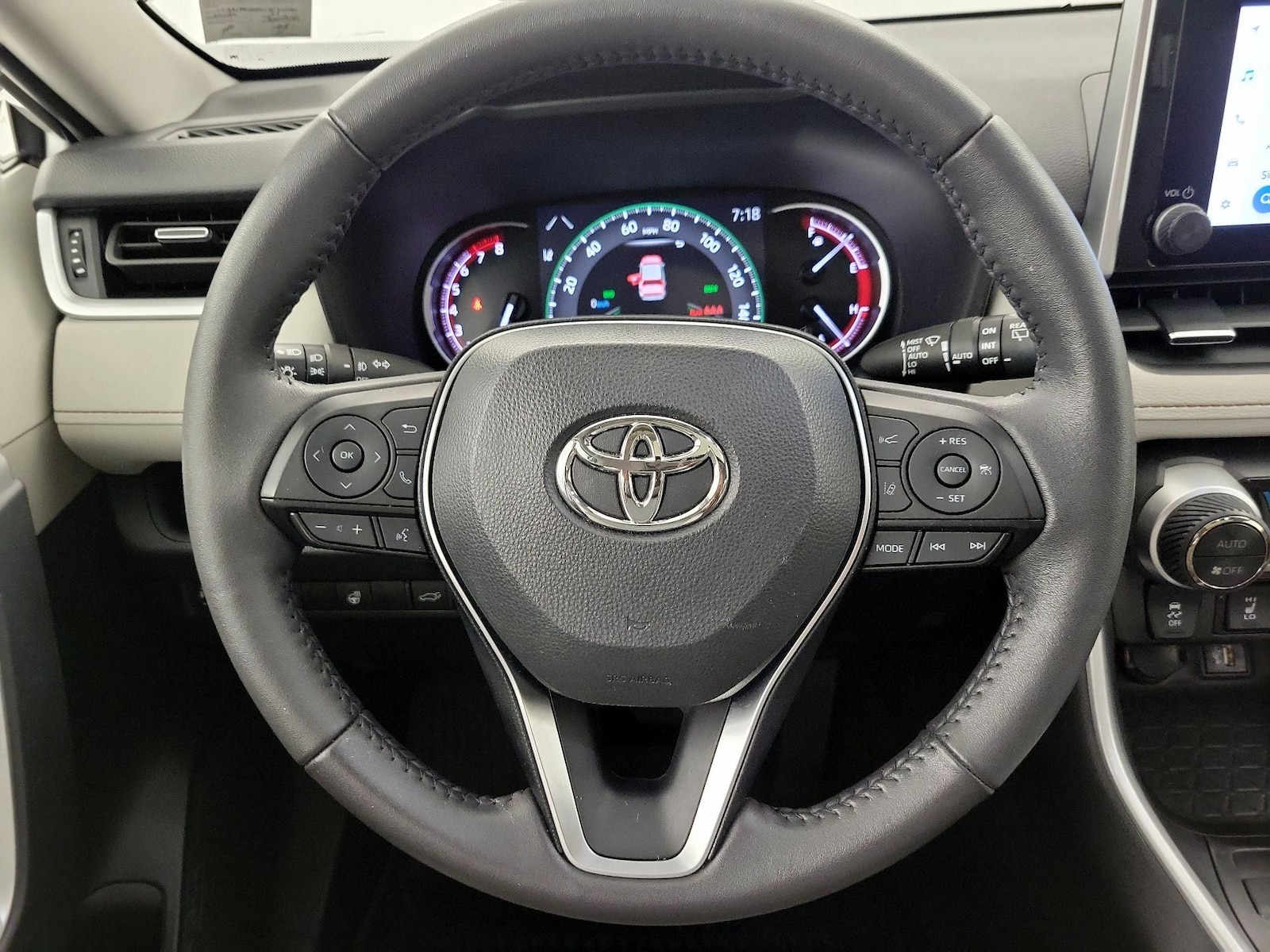 2024 Toyota RAV4 XLE Premium - Photo 11