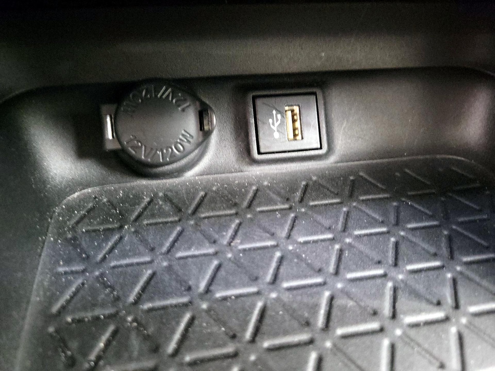 2024 Toyota RAV4 XLE Premium - Photo 19