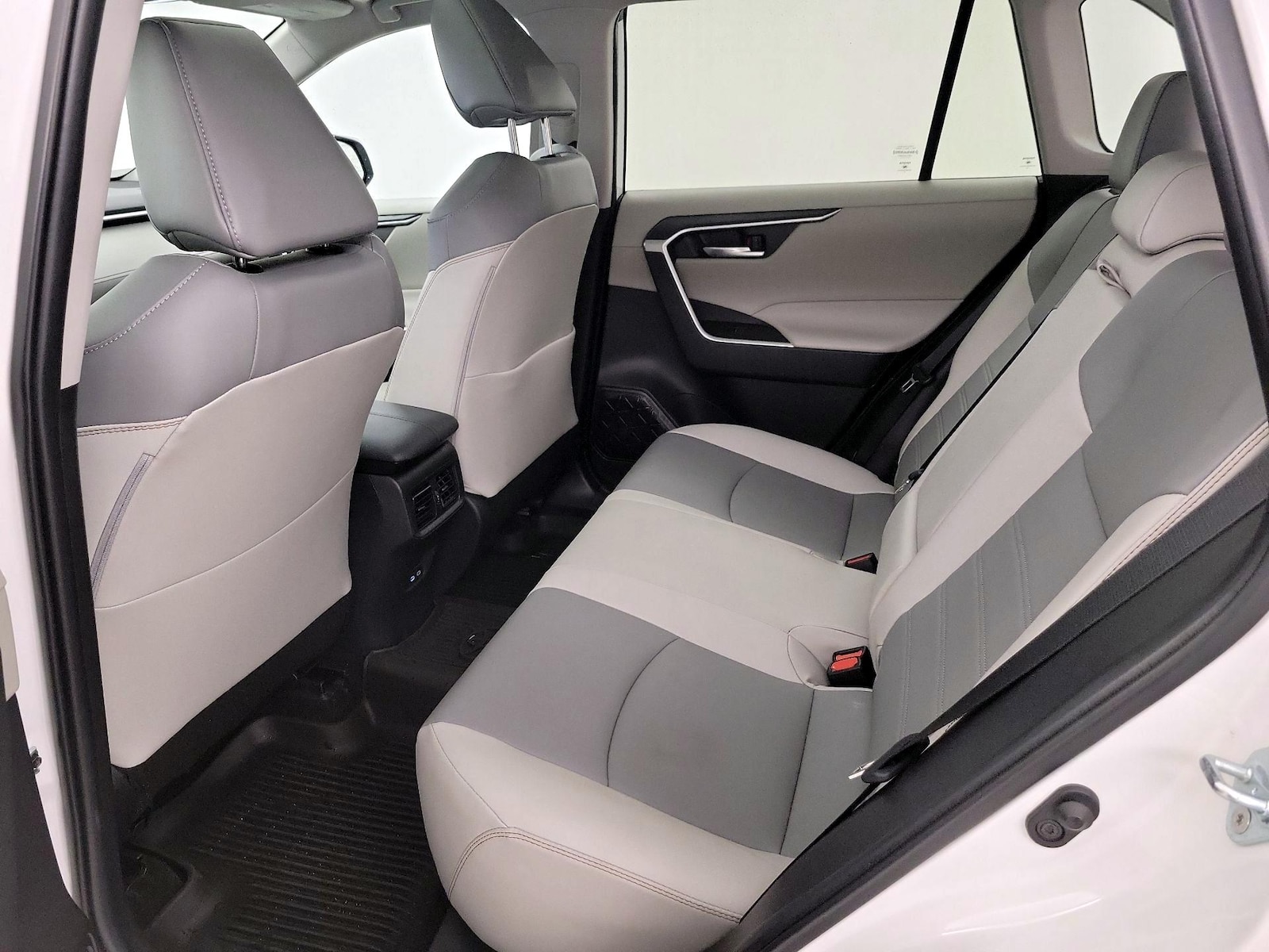 2024 Toyota RAV4 XLE Premium - Photo 21