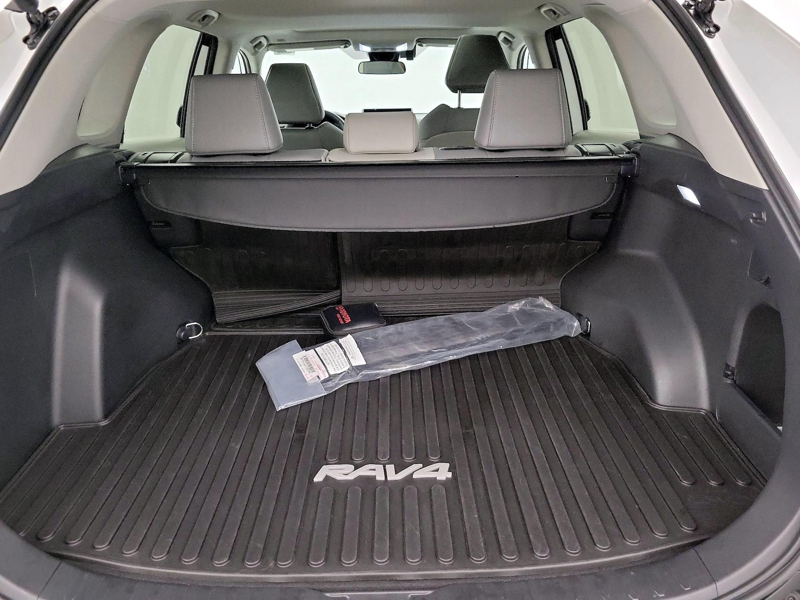 2024 Toyota RAV4 XLE Premium - Photo 22