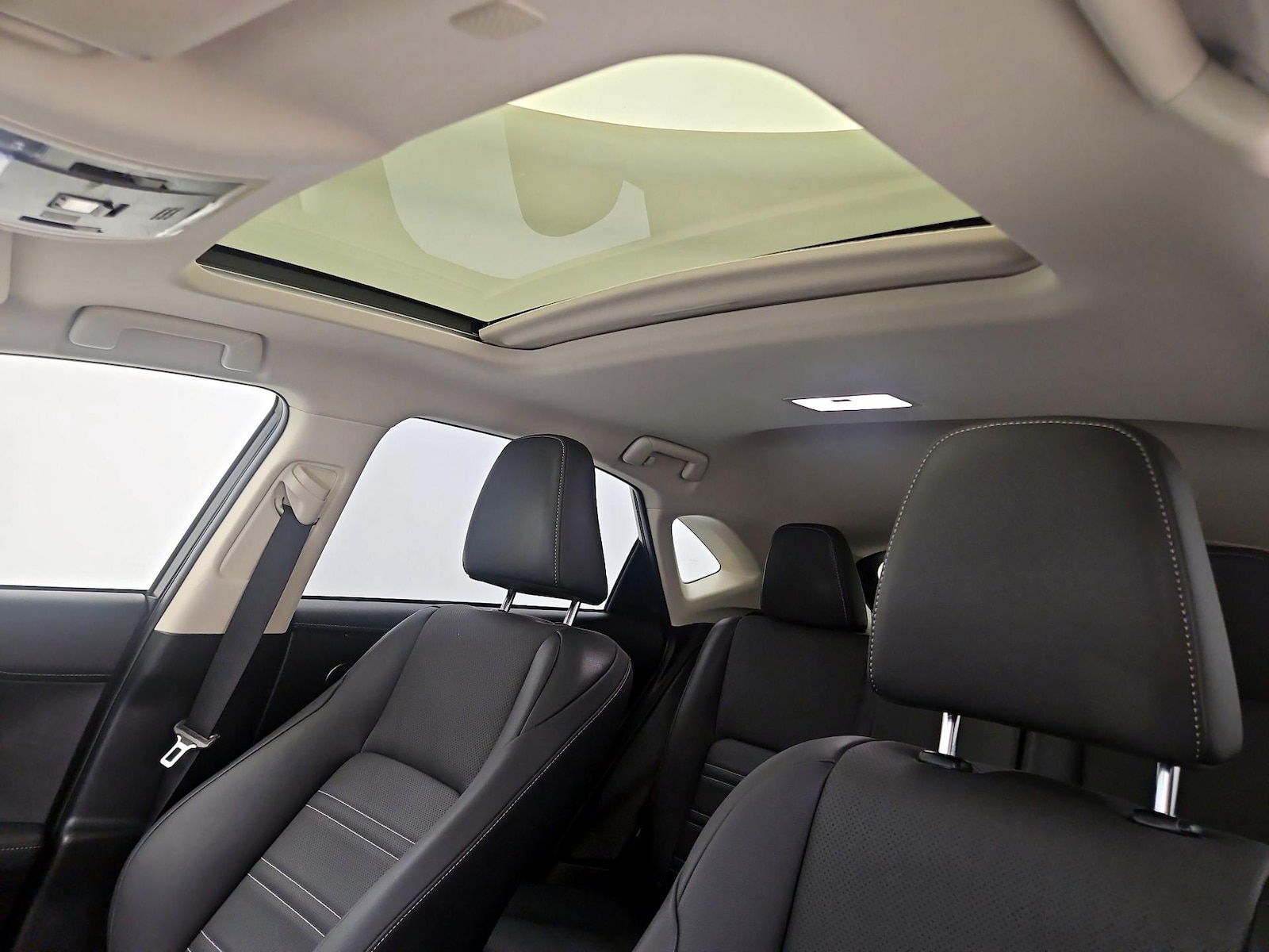 Sunroof(s) & Overhead Airbags