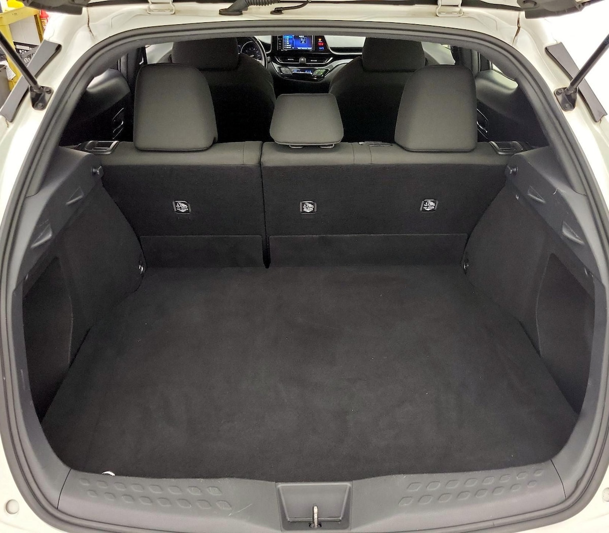 Trunk/Cargo (Seats Up)