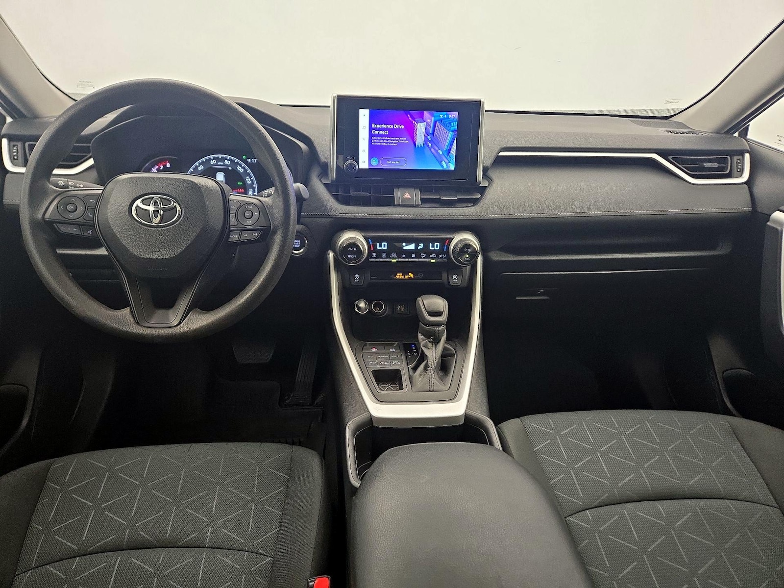 2024 Toyota RAV4 XLE - Photo 10