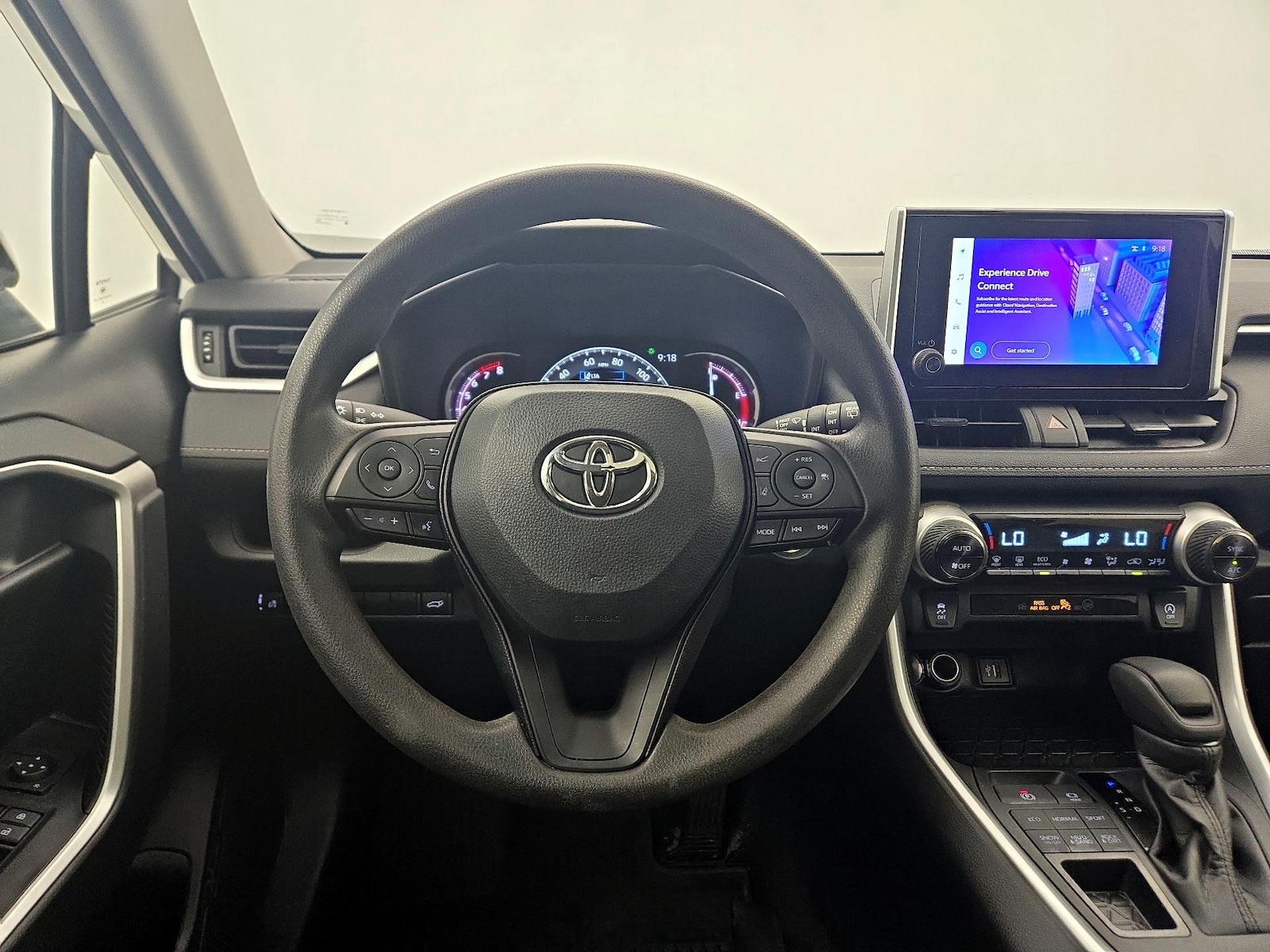 2024 Toyota RAV4 XLE - Photo 11