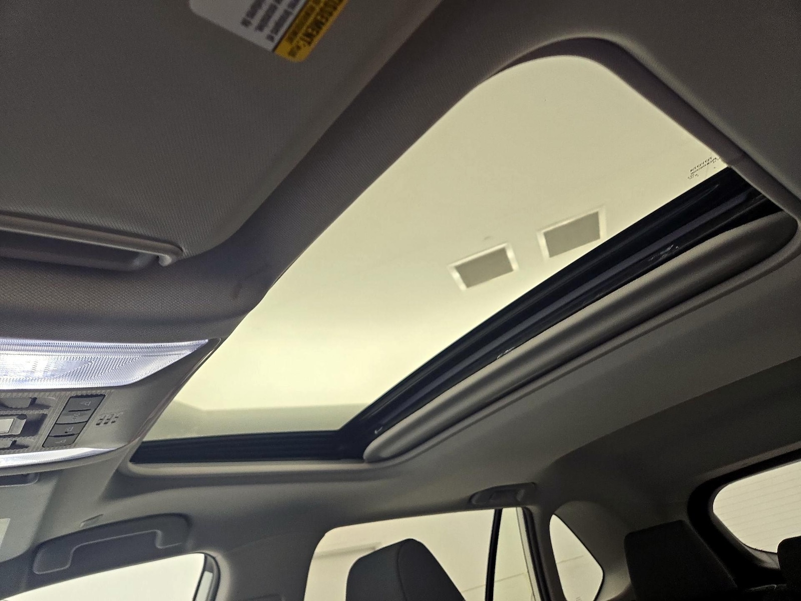 2024 Toyota RAV4 XLE - Photo 21