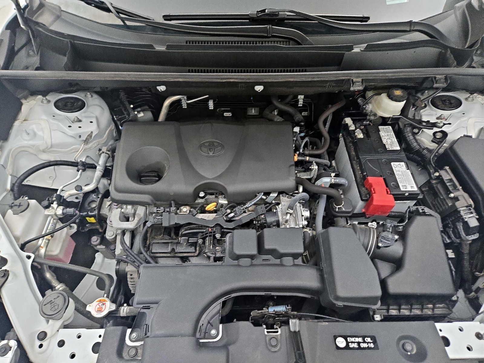 2024 Toyota RAV4 XLE - Photo 24