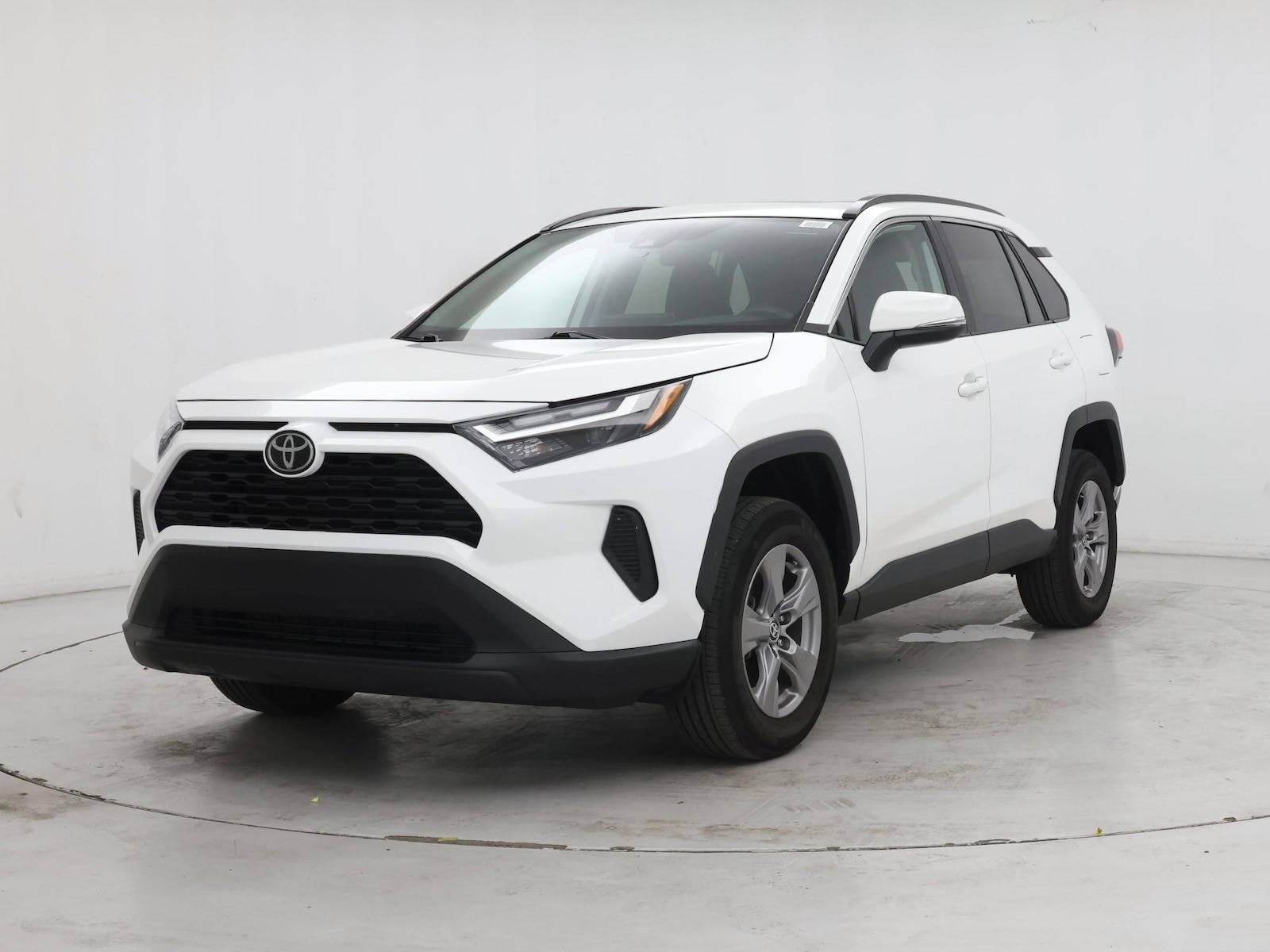 2024 Toyota RAV4 XLE - Photo 5