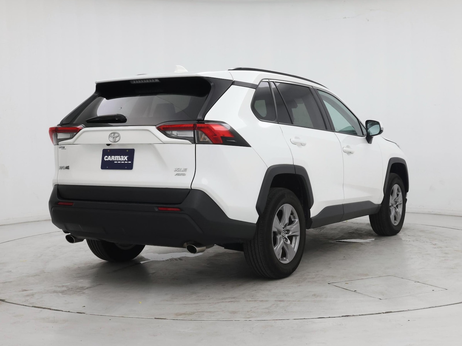 2024 Toyota RAV4 XLE - Photo 9