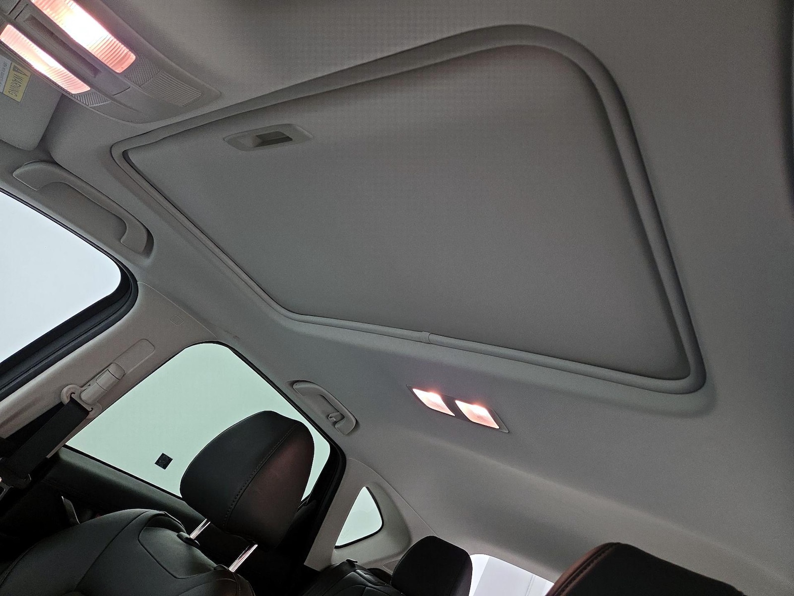 Sunroof(s) & Overhead Airbags