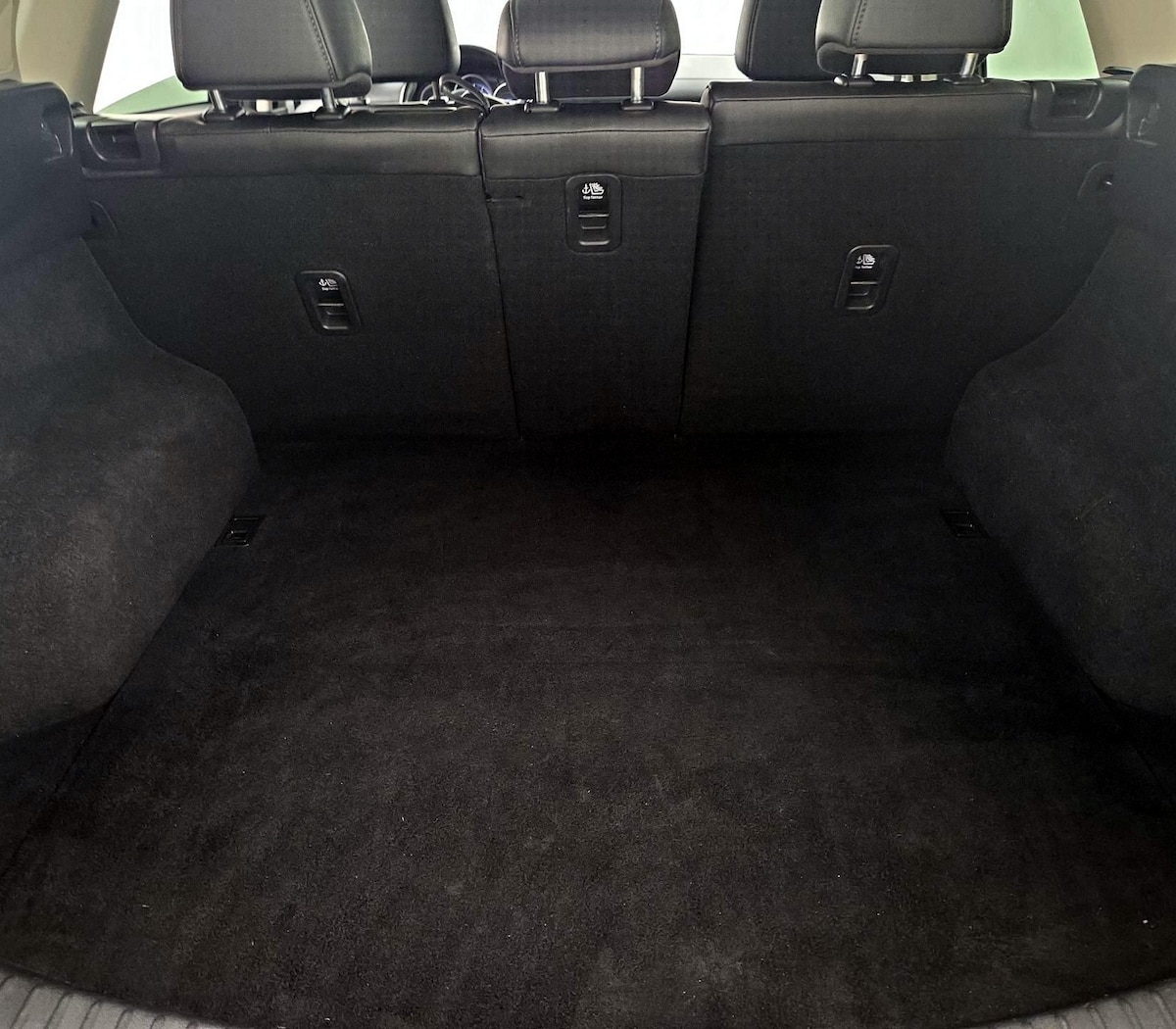 Trunk/Cargo (Seats Up)