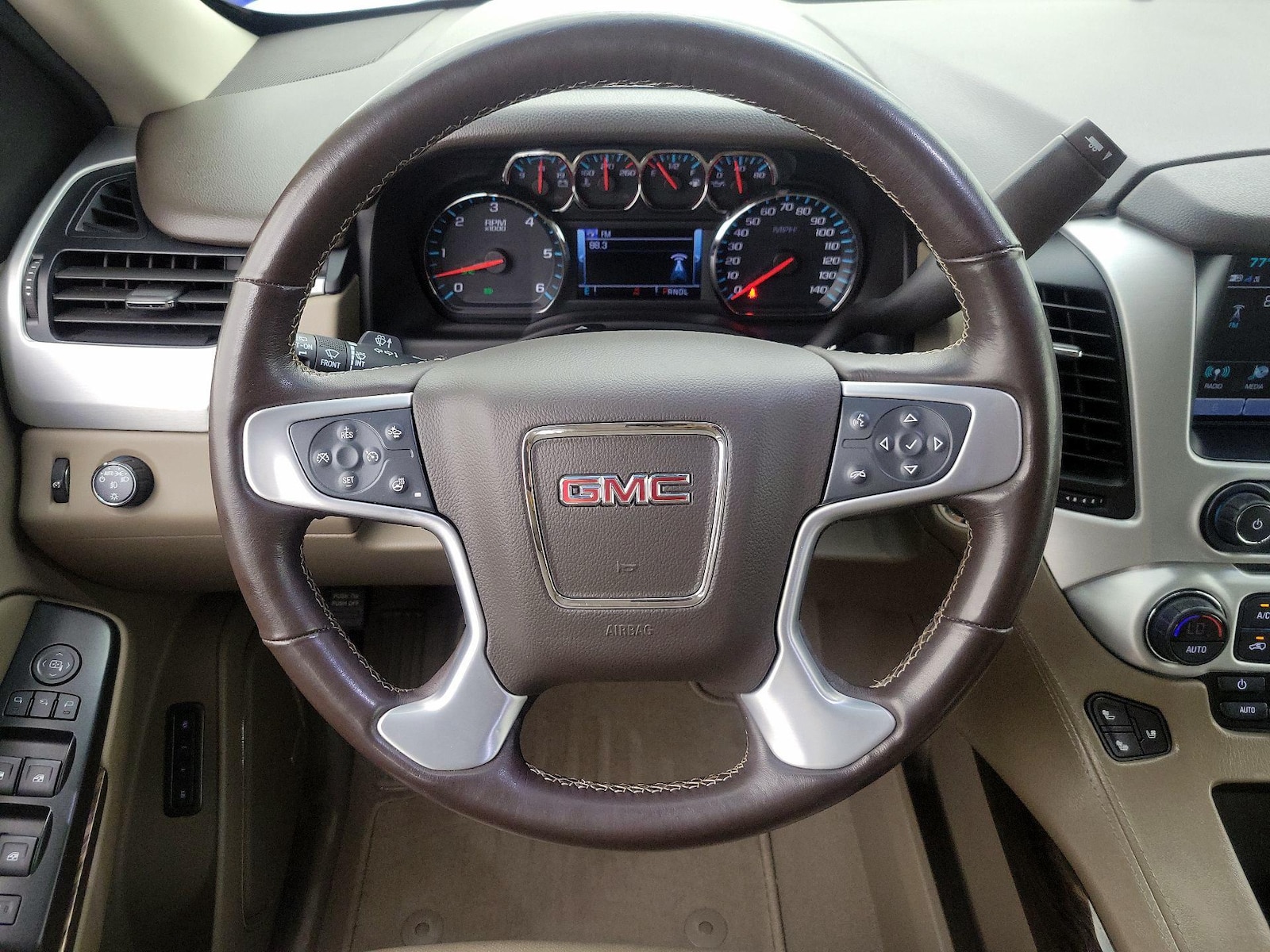 2019 GMC Yukon SLT - Photo 11