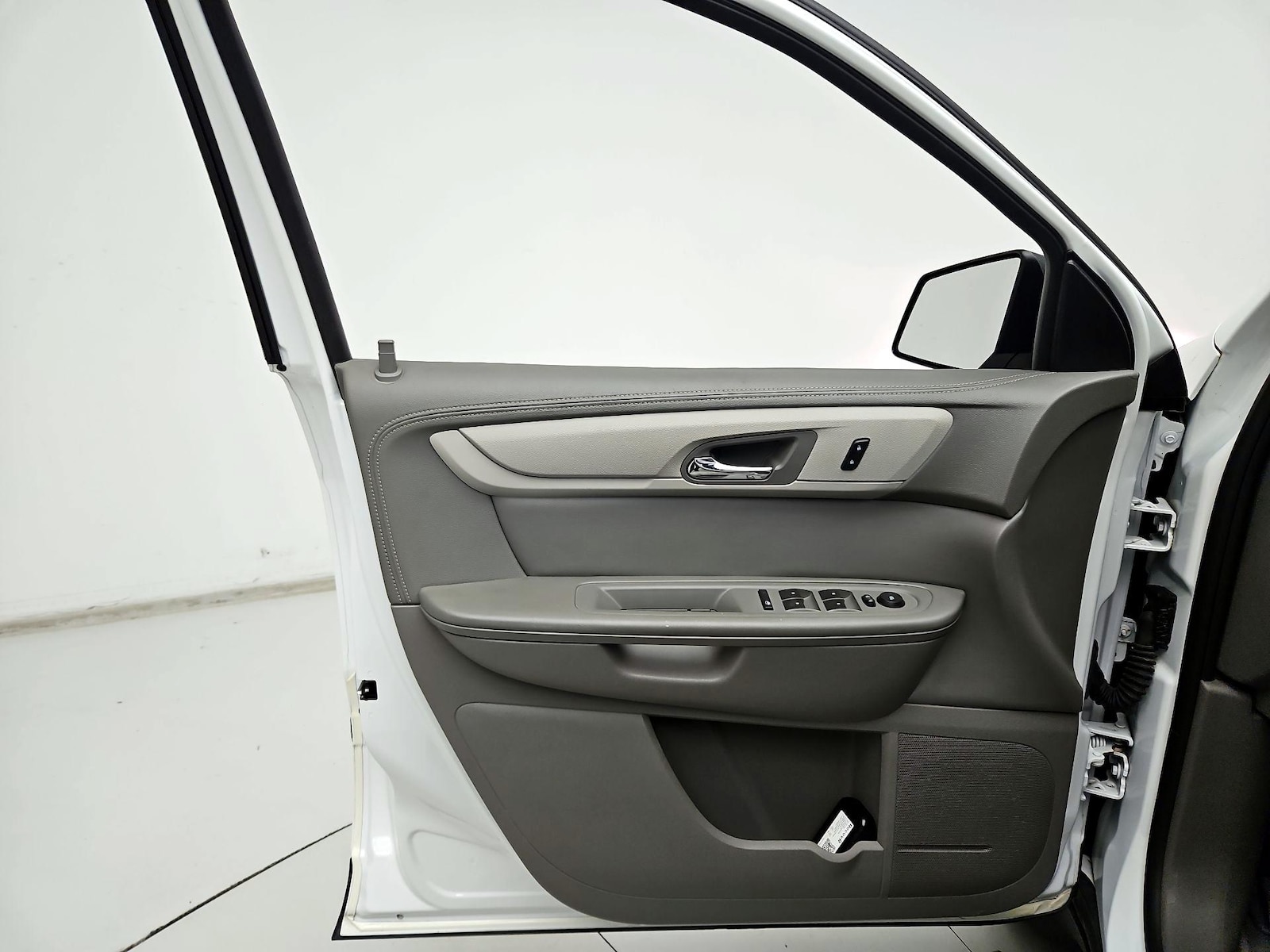 2017 Chevrolet Traverse LS - Photo 13