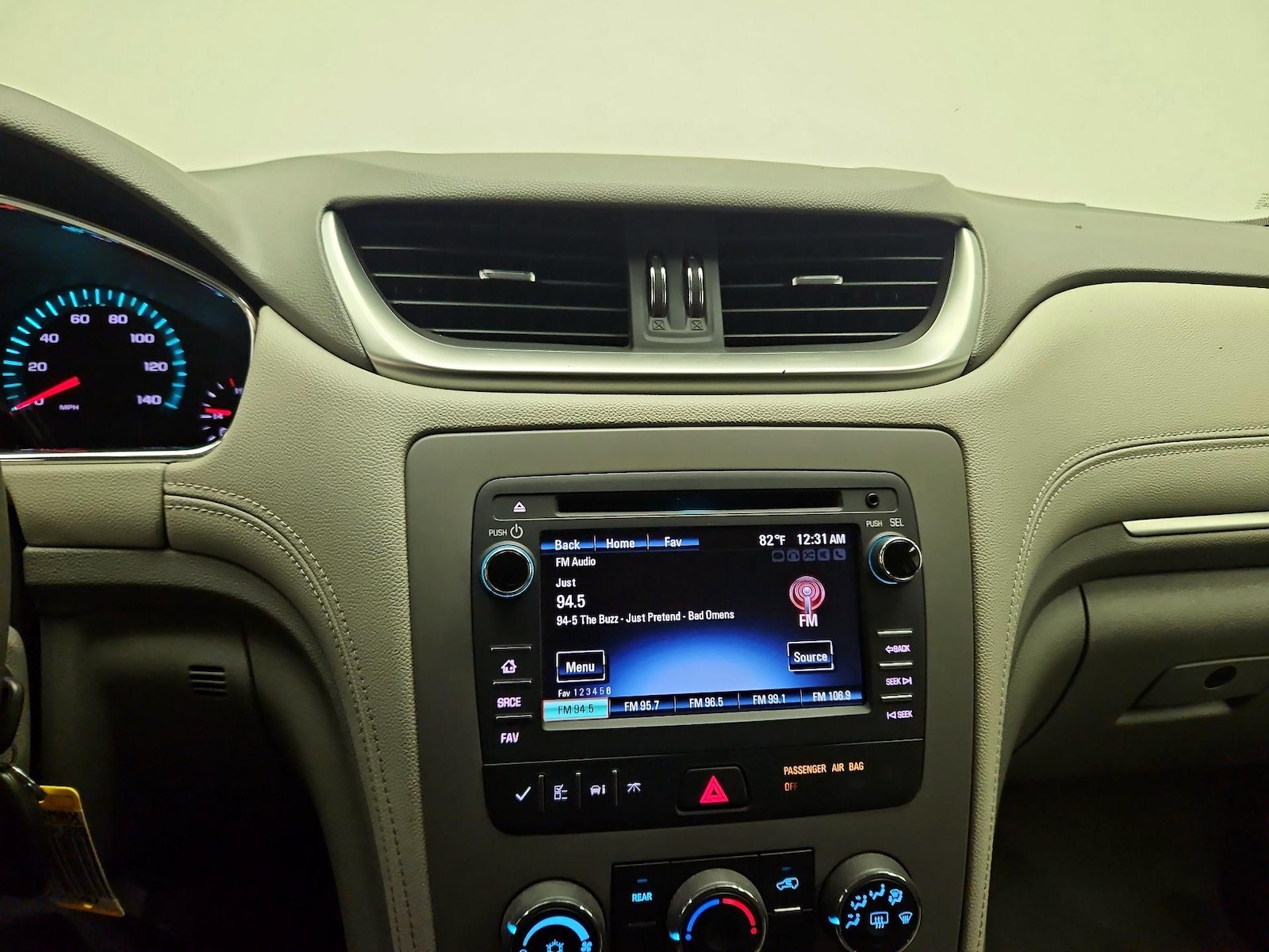 2017 Chevrolet Traverse LS - Photo 15