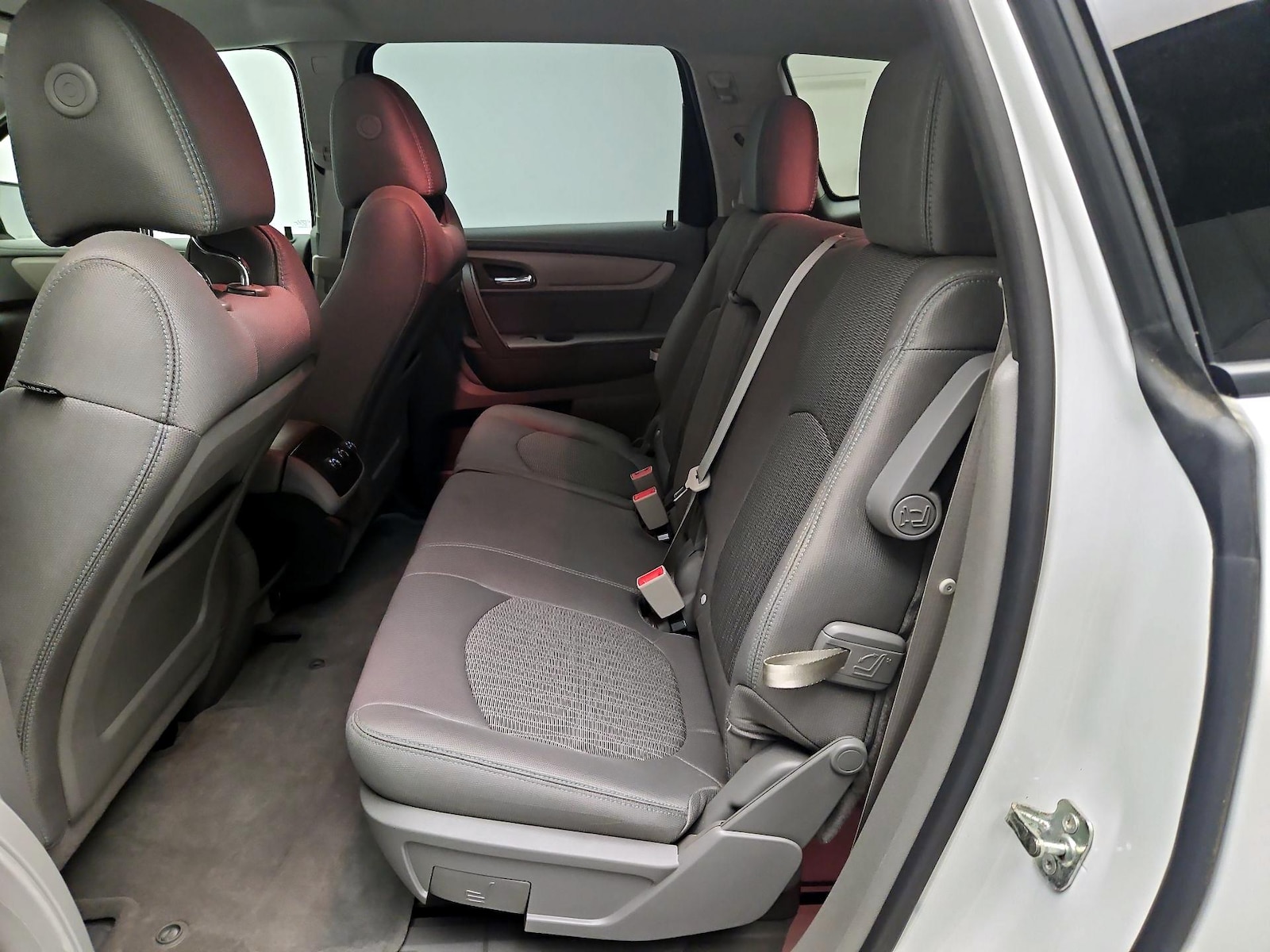 2017 Chevrolet Traverse LS - Photo 18