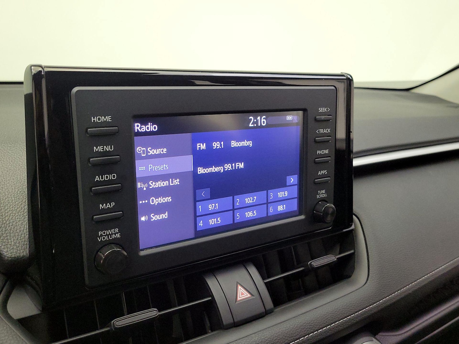 2019 Toyota RAV4 LE - Photo 15