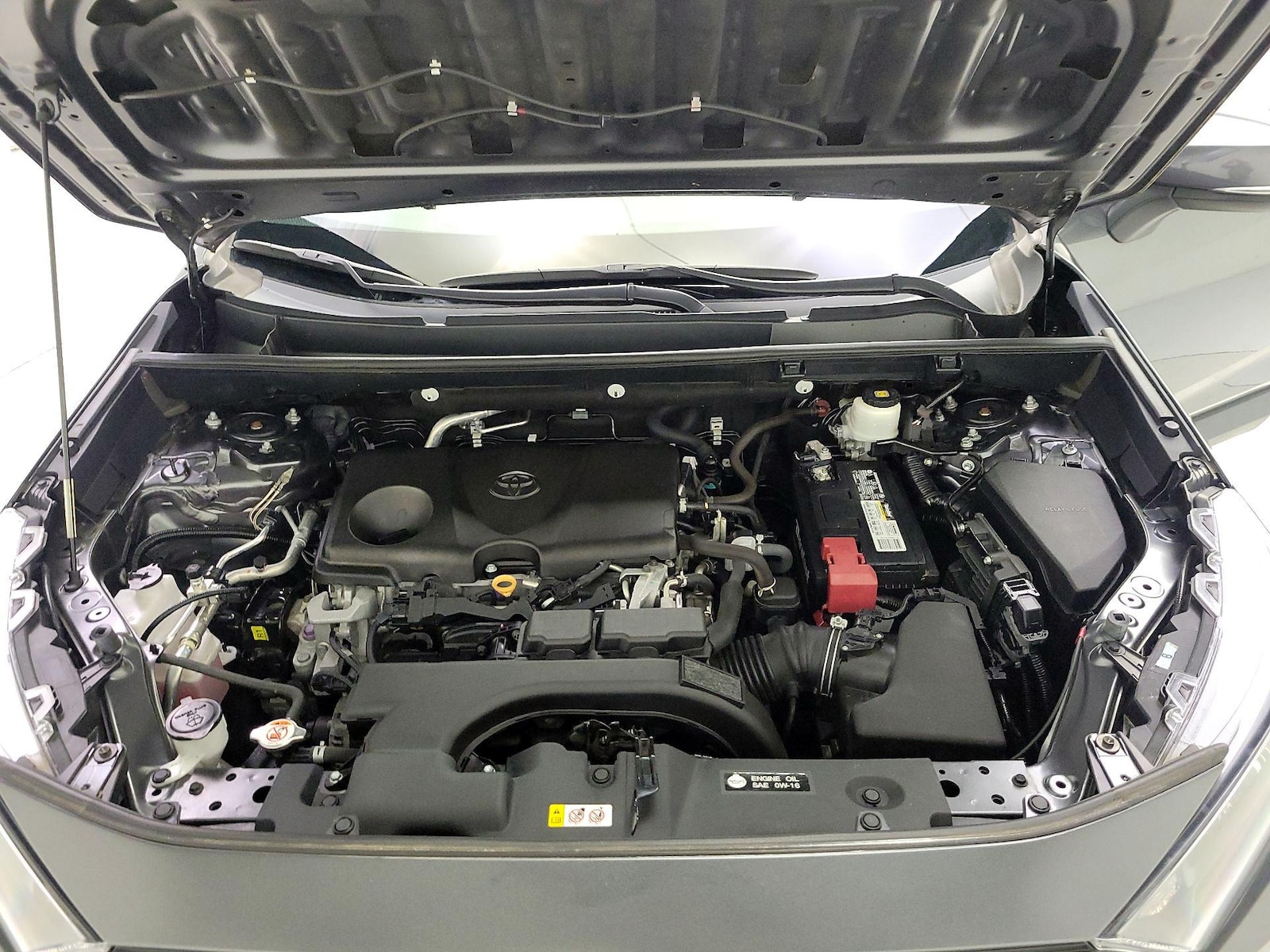 2019 Toyota RAV4 LE - Photo 21