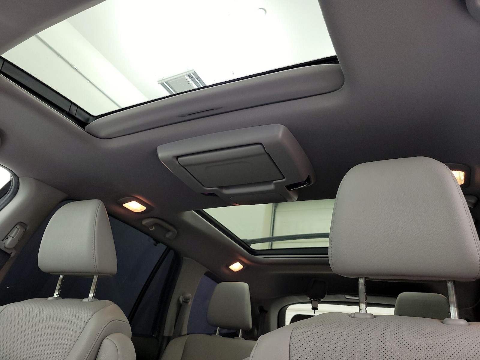 Sunroof(s) & Overhead Airbags
