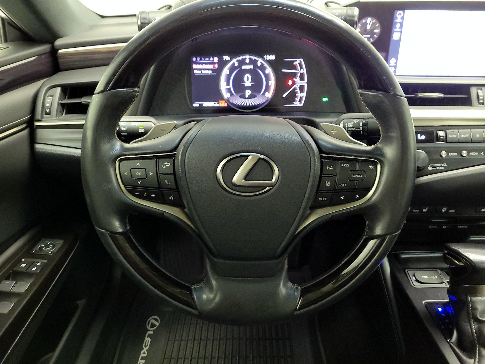 2019 Lexus ES 350 - Photo 11