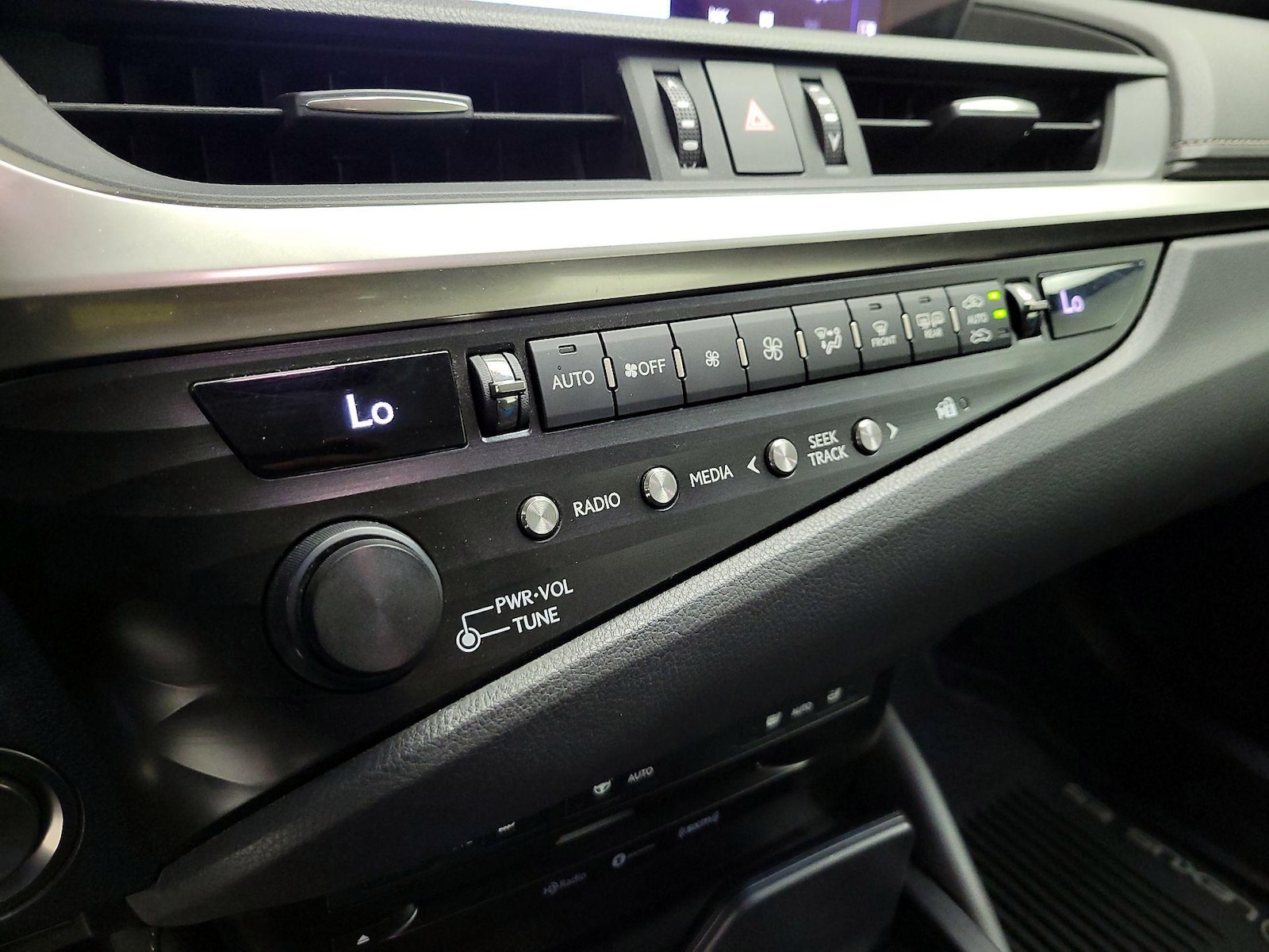 2019 Lexus ES 350 - Photo 15