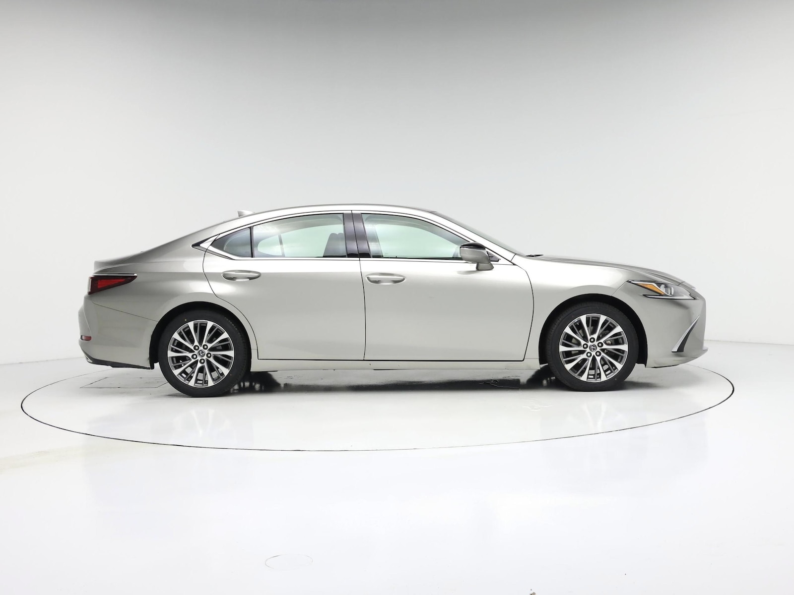 2019 Lexus ES 350 - Photo 8