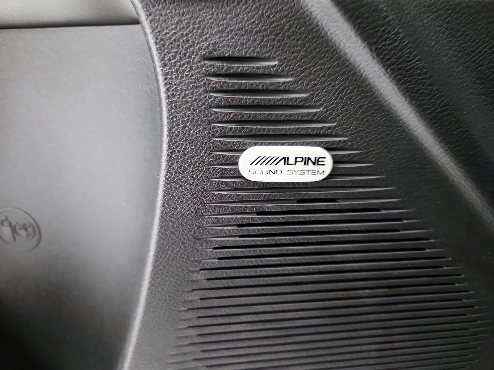 2023 Dodge Challenger R/T - Photo 23