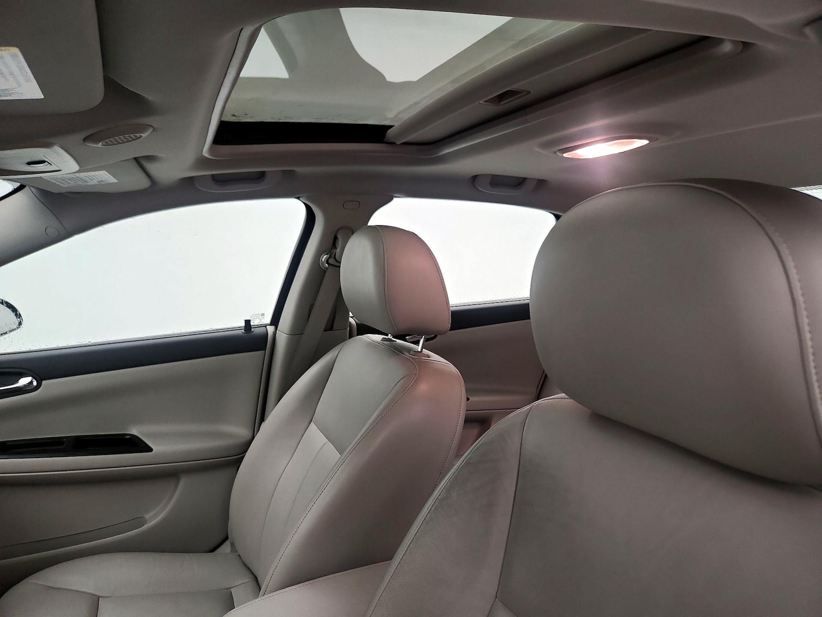 Sunroof(s) & Overhead Airbags