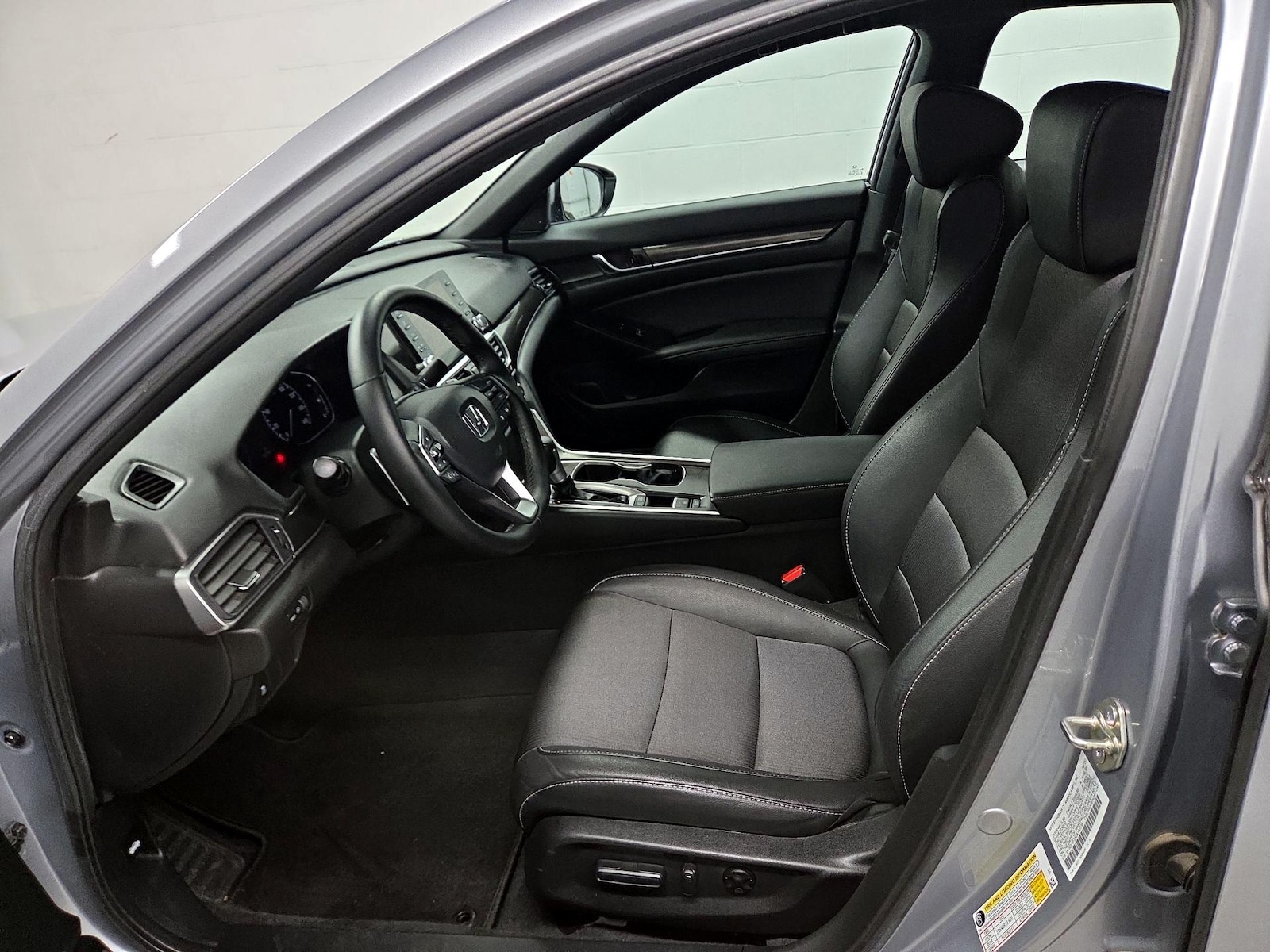 Power Seat(s) & Side Airbags