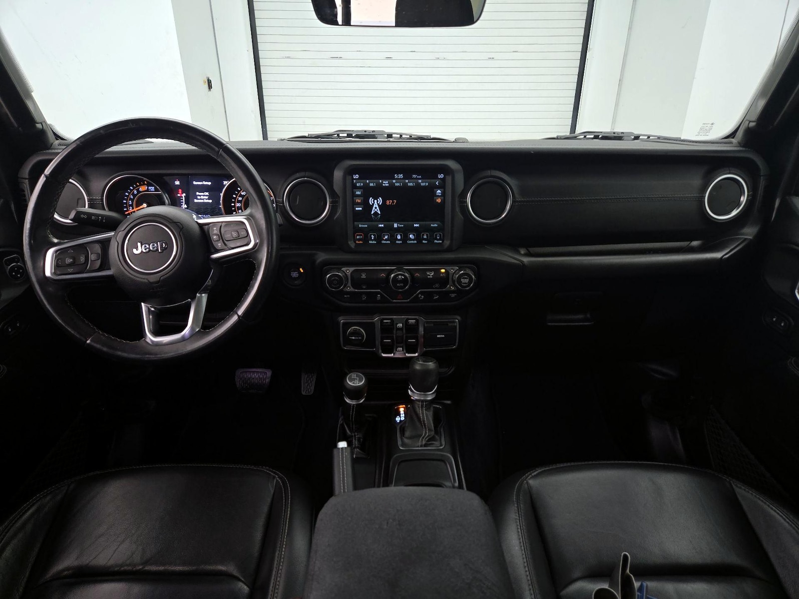 Apple CarPlay® & Android Auto™