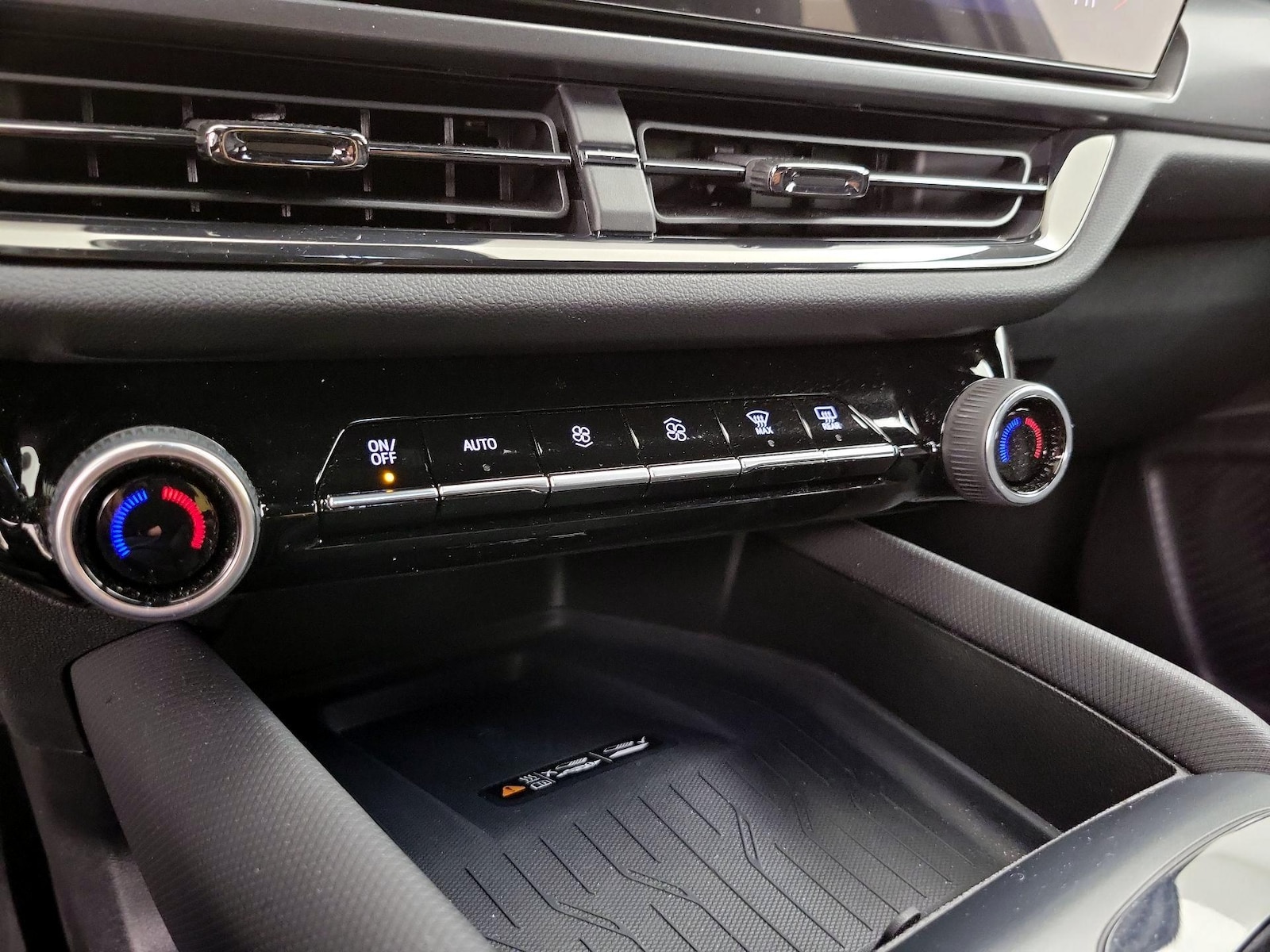 2025 Chevrolet Equinox EV RS - Photo 18