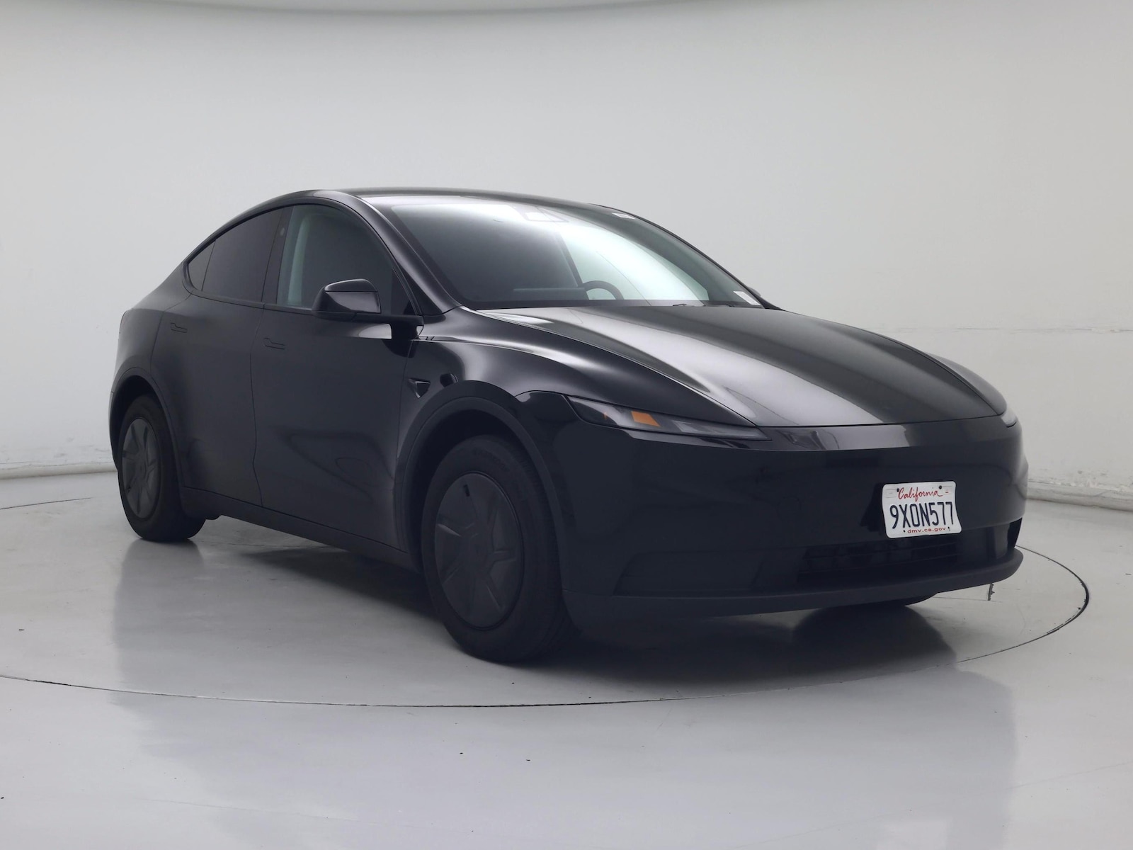 2026 Tesla Model Y Standard - Photo 2