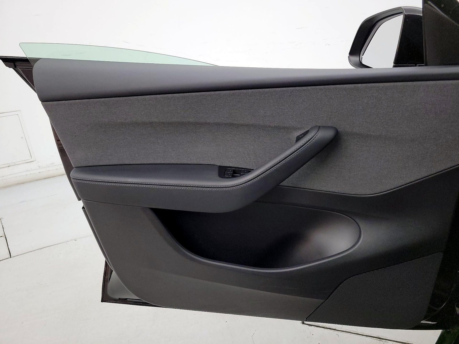 2026 Tesla Model Y Standard - Photo 13
