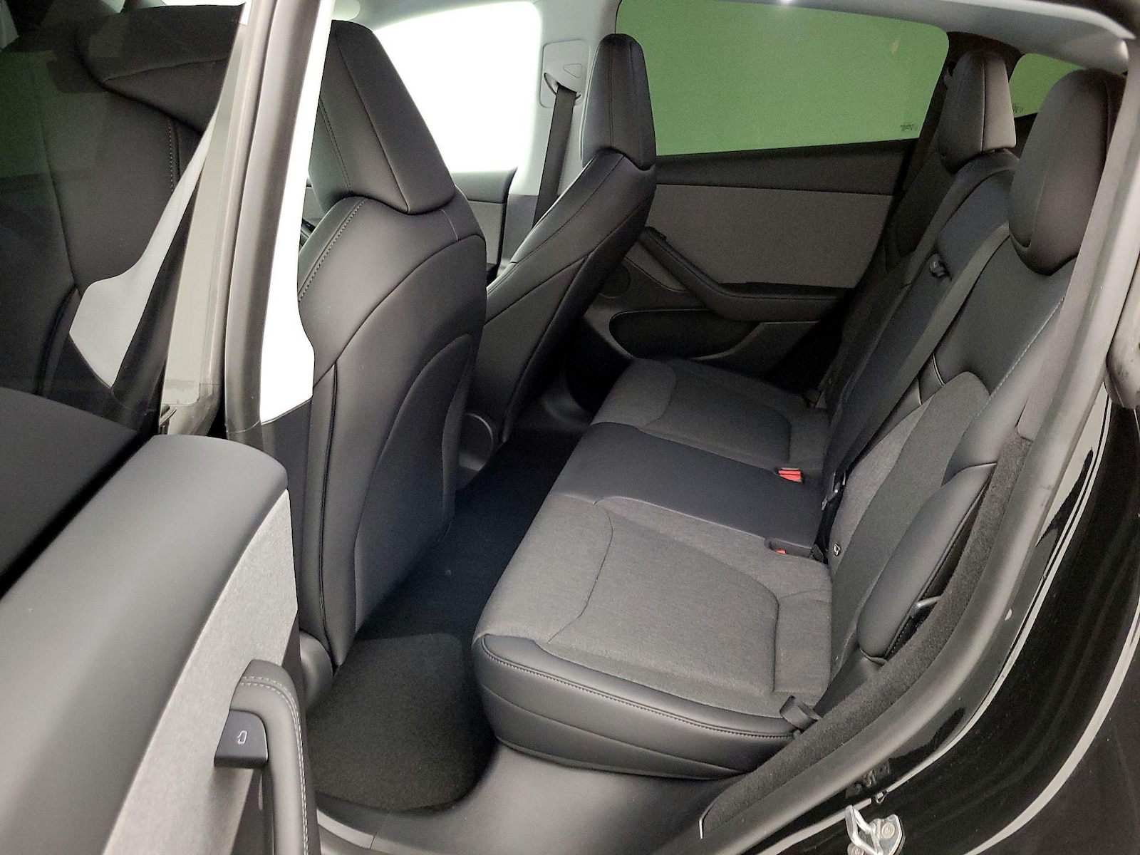 2026 Tesla Model Y Standard - Photo 19