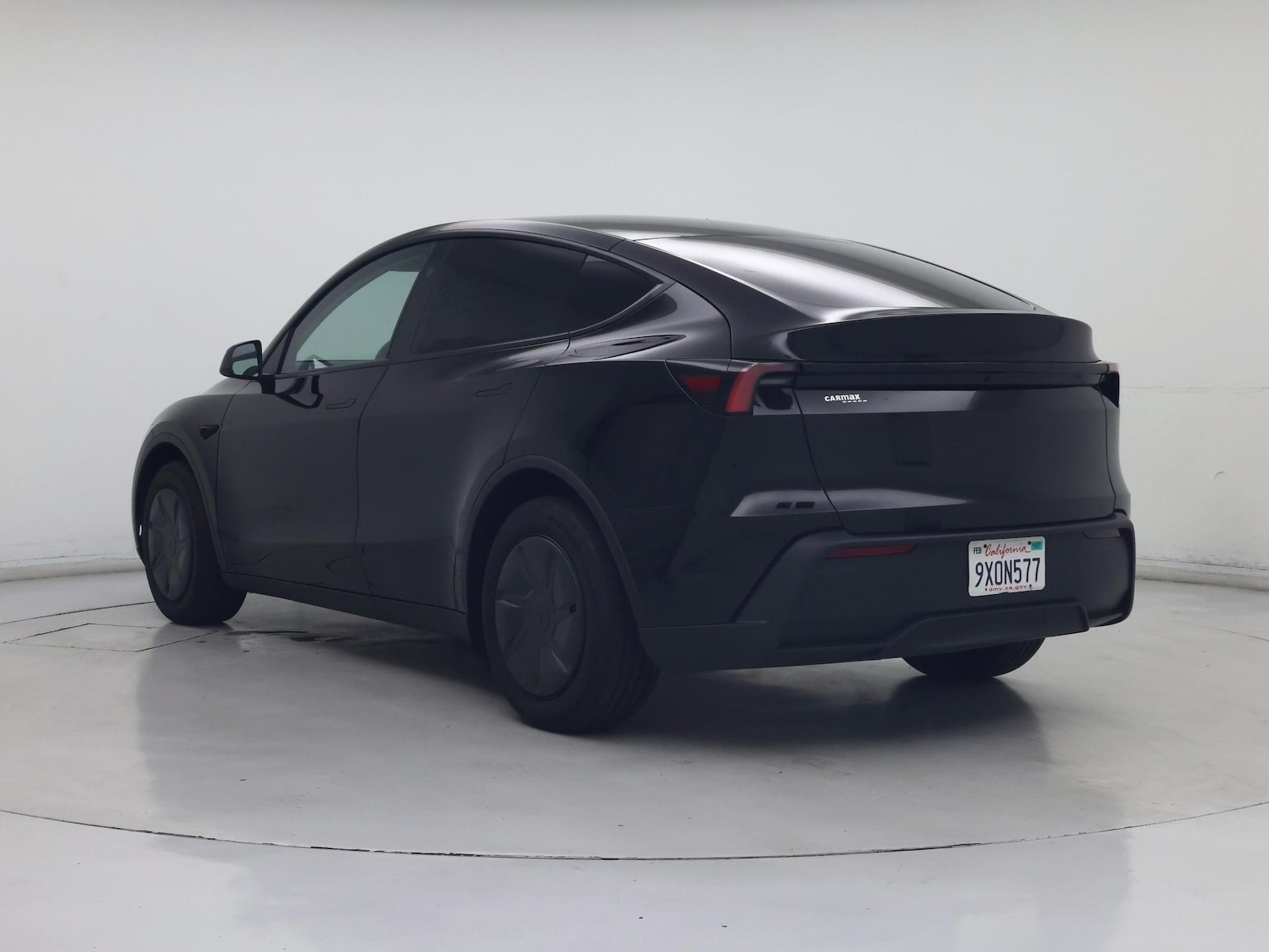 2026 Tesla Model Y Standard - Photo 3