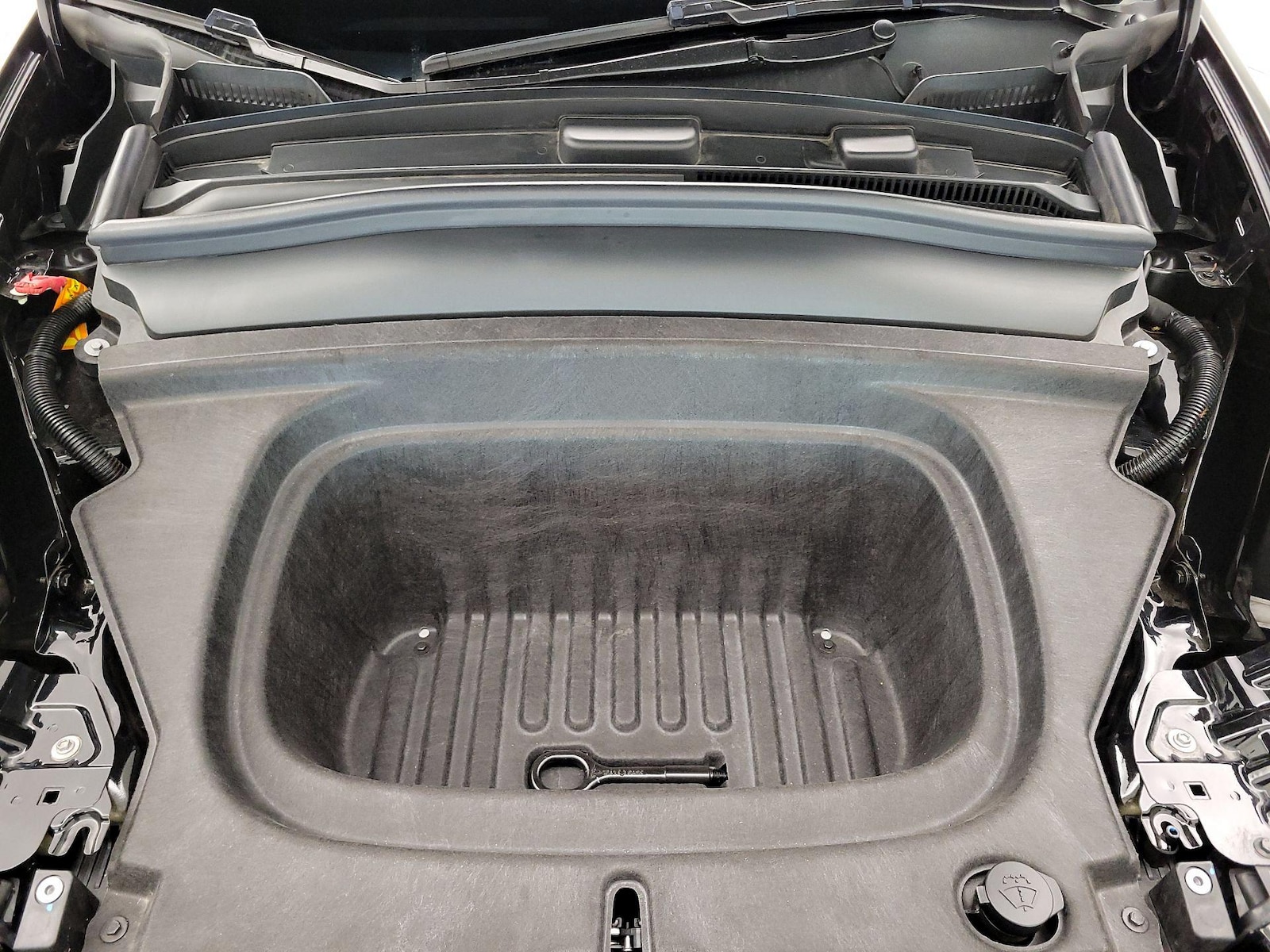 2026 Tesla Model Y Standard - Photo 21
