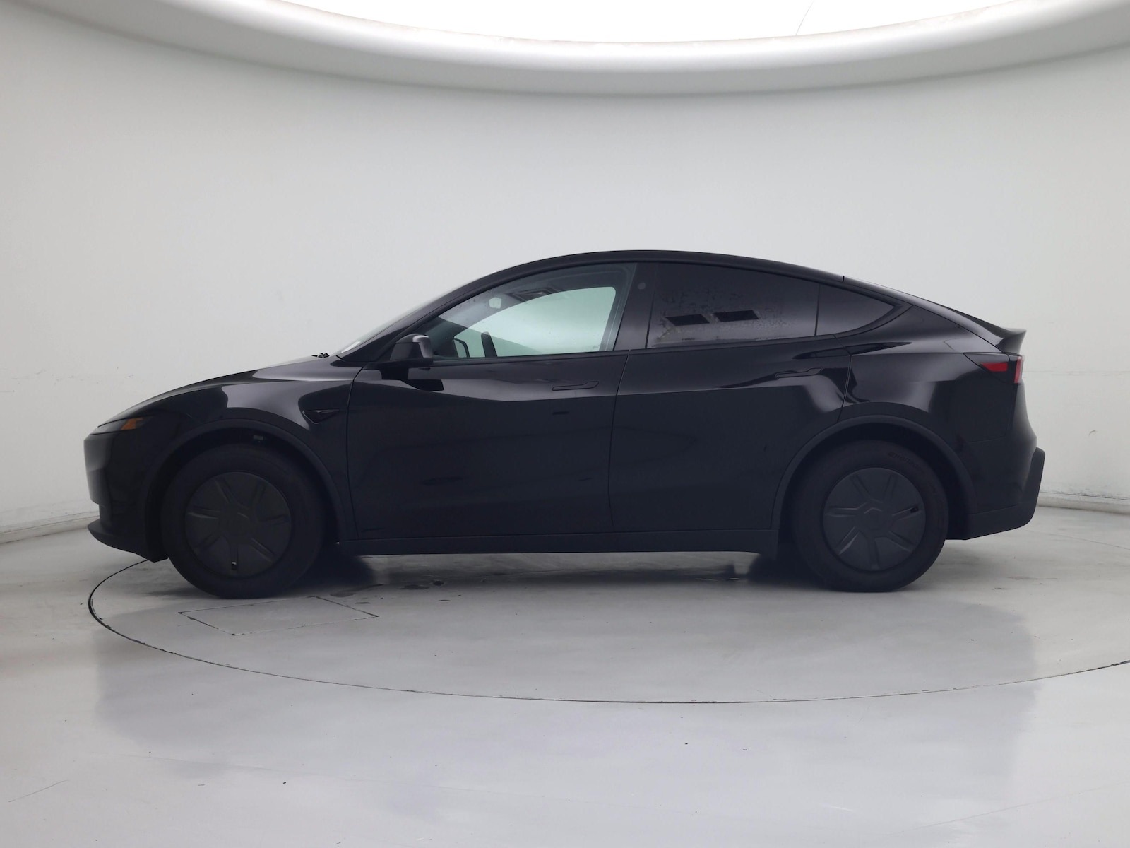2026 Tesla Model Y Standard - Photo 4