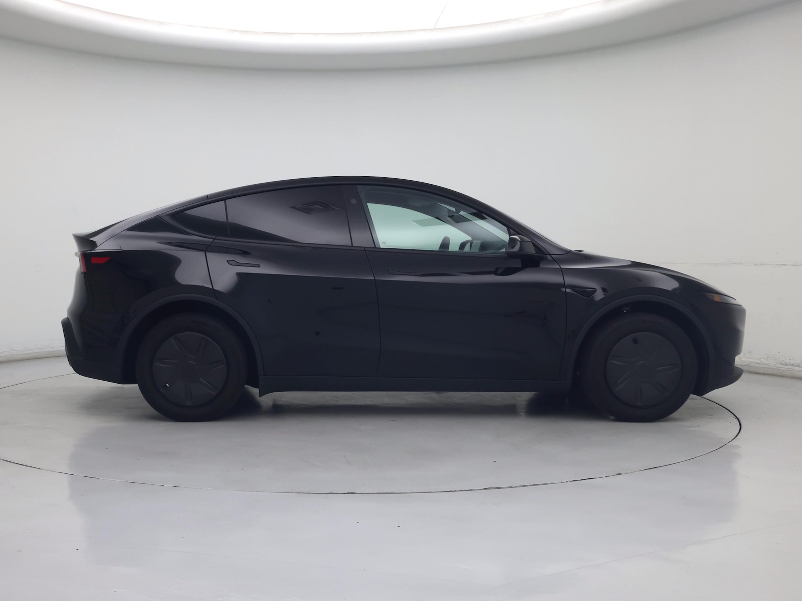 2026 Tesla Model Y Standard - Photo 8
