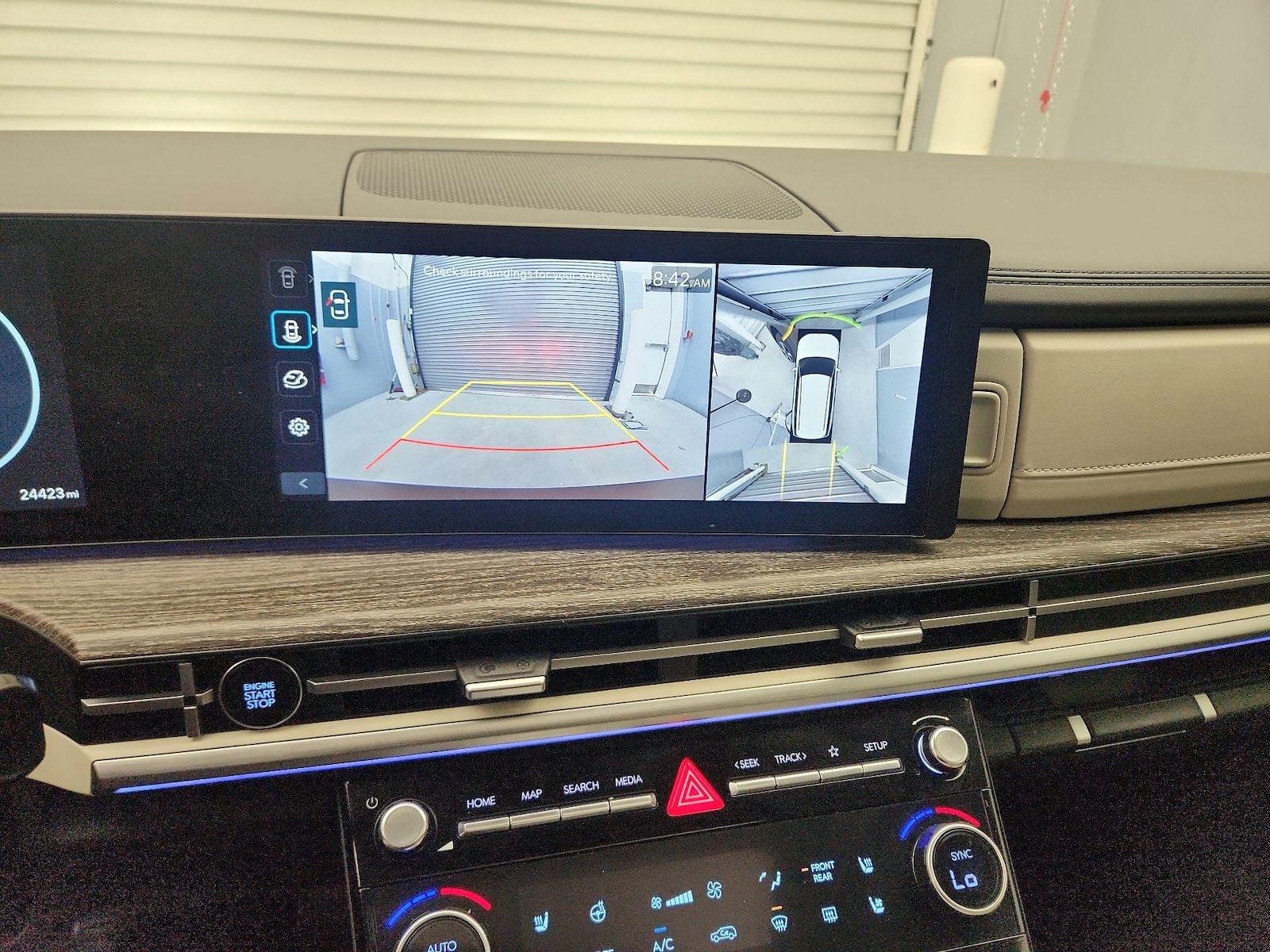 2024 Hyundai Santa Fe Limited - Photo 16