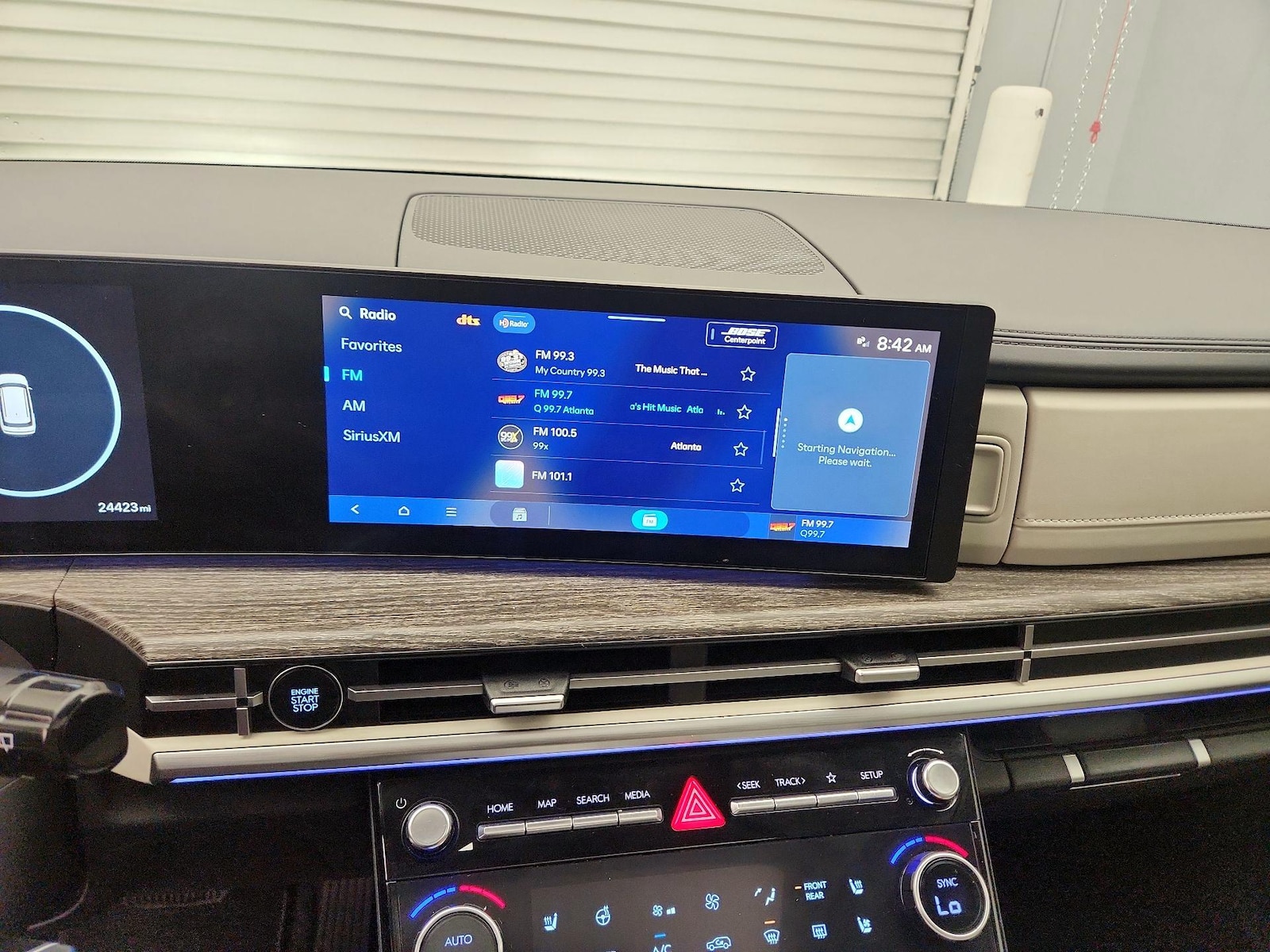2024 Hyundai Santa Fe Limited - Photo 17