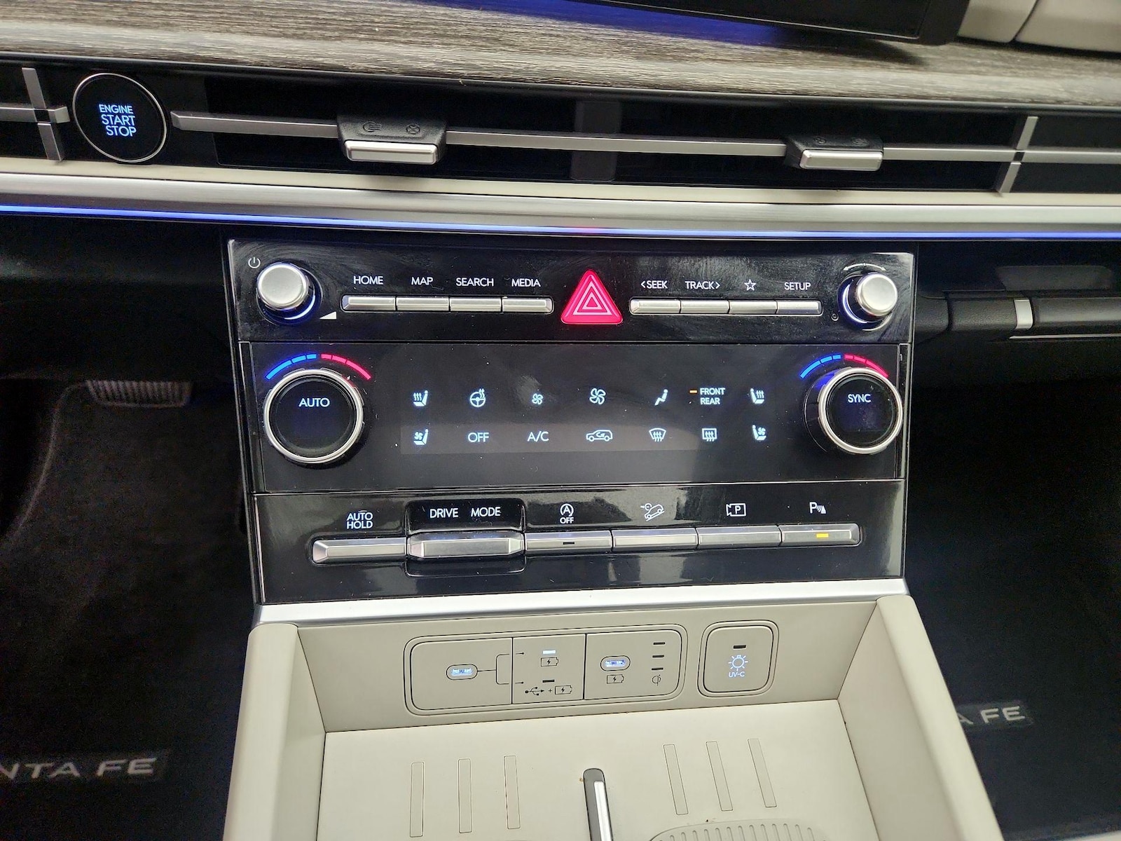 2024 Hyundai Santa Fe Limited - Photo 18