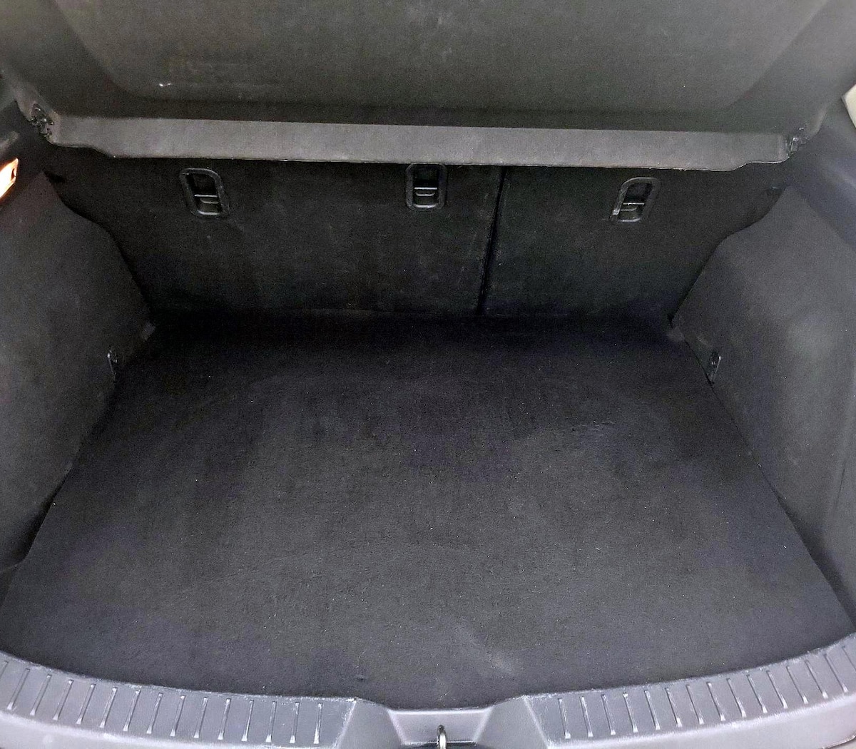 Trunk/Cargo (Seats Up)